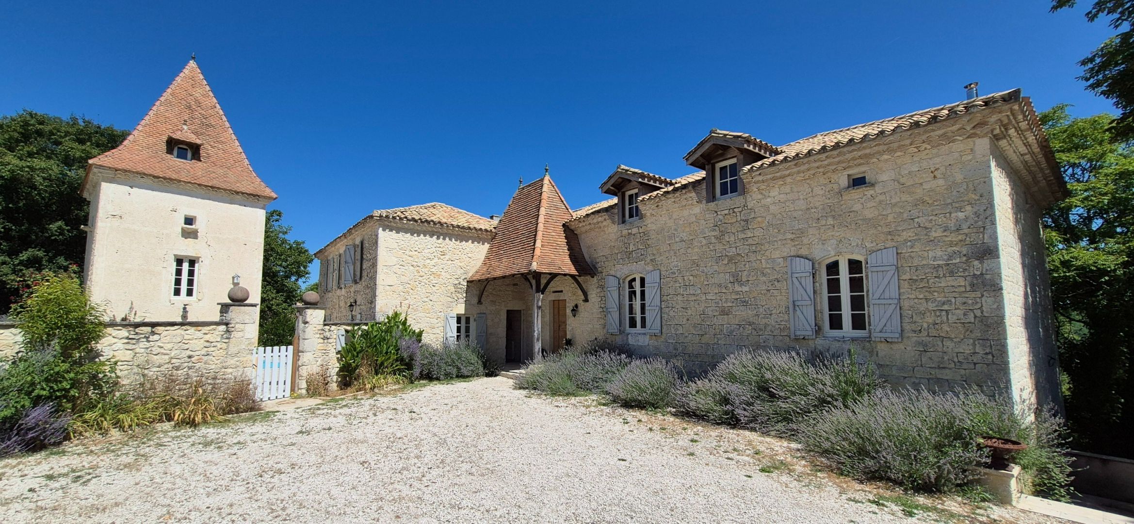 manoir 12 Pièces en vente sur ROQUECOR (82150)