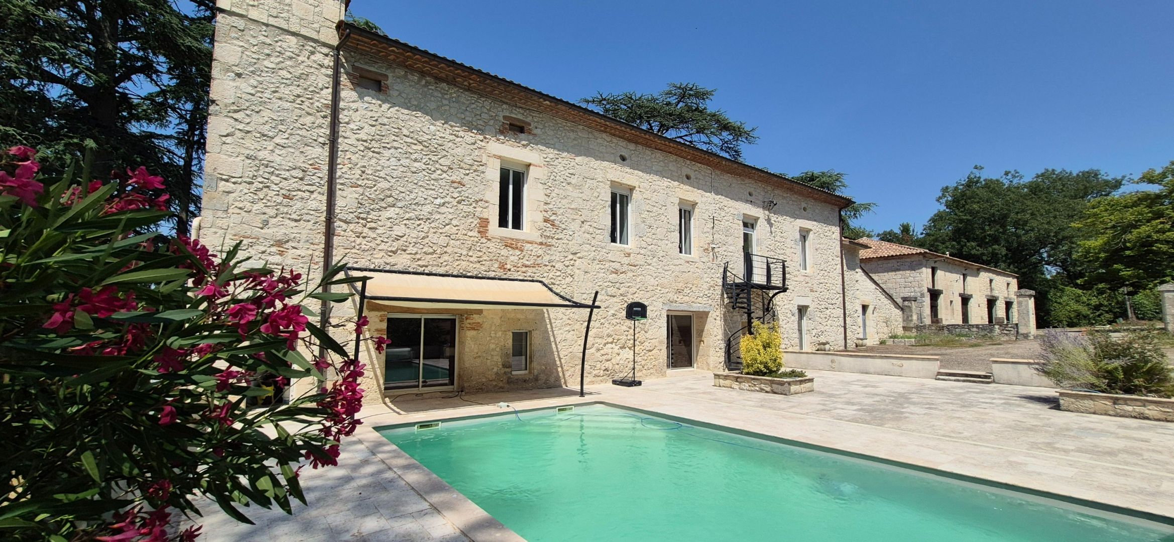 property 12 rooms for sale on AGEN (47000)