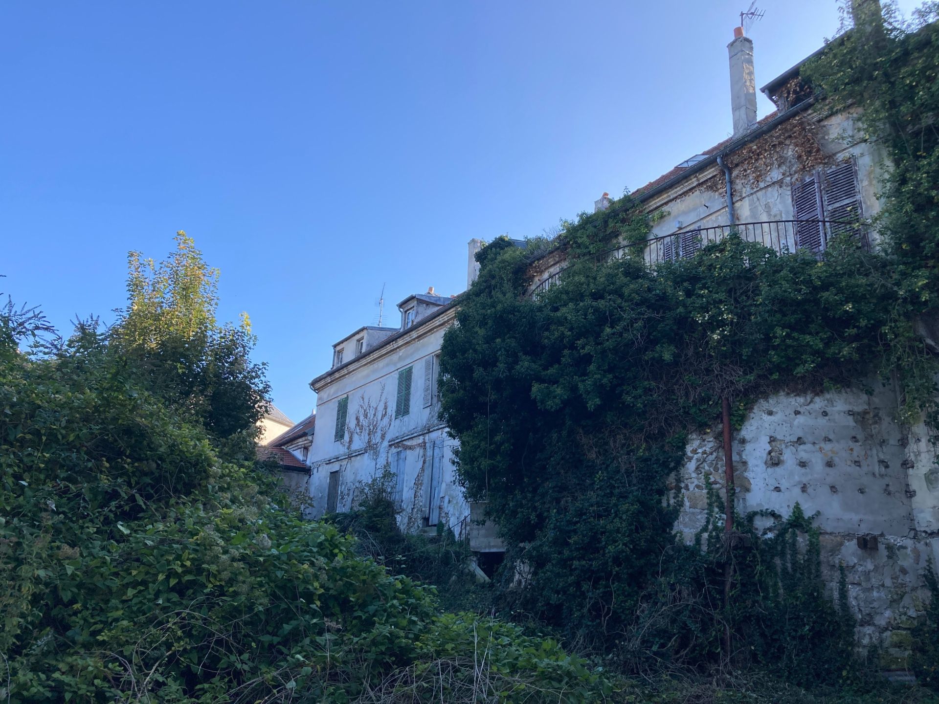 bâtisse à rénover 12 Pièces en vente sur MEAUX (77100)