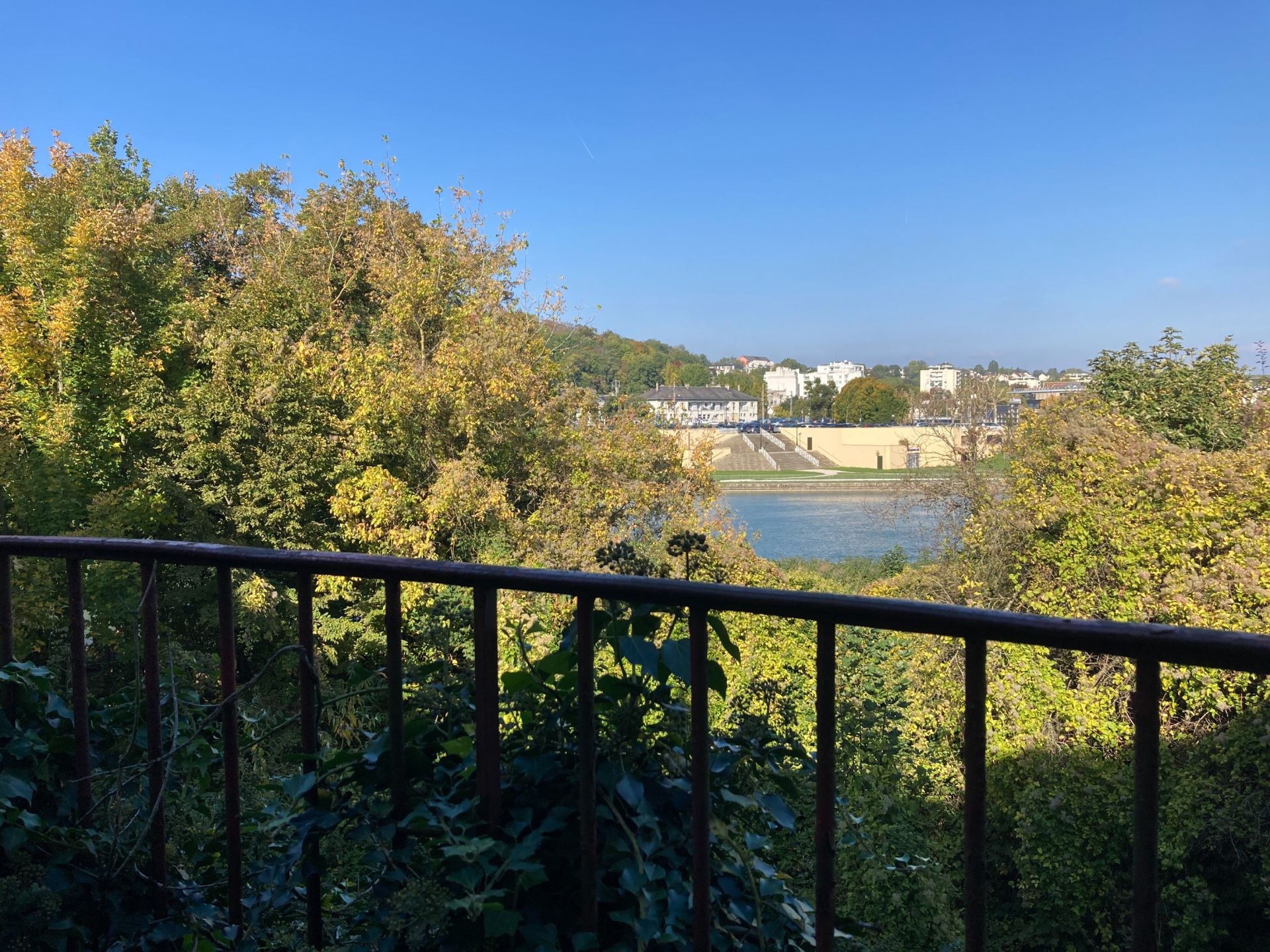 bâtisse à rénover 12 Pièces en vente sur MEAUX (77100)