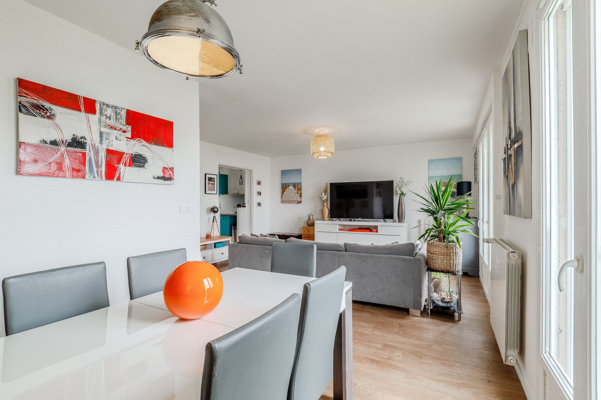apartment 4 rooms for sale on LA ROCHELLE (17000)