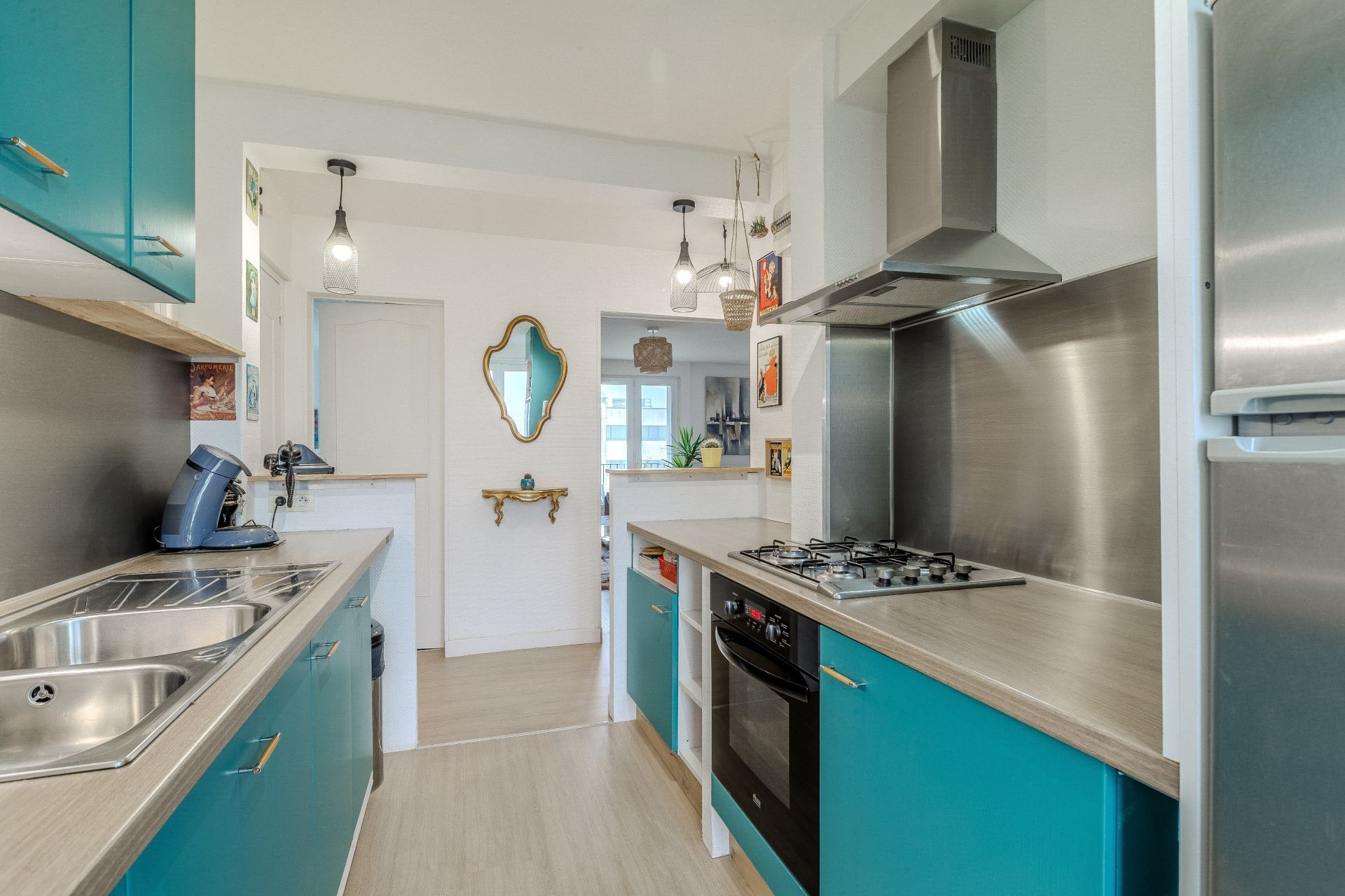 apartment 4 rooms for sale on LA ROCHELLE (17000)