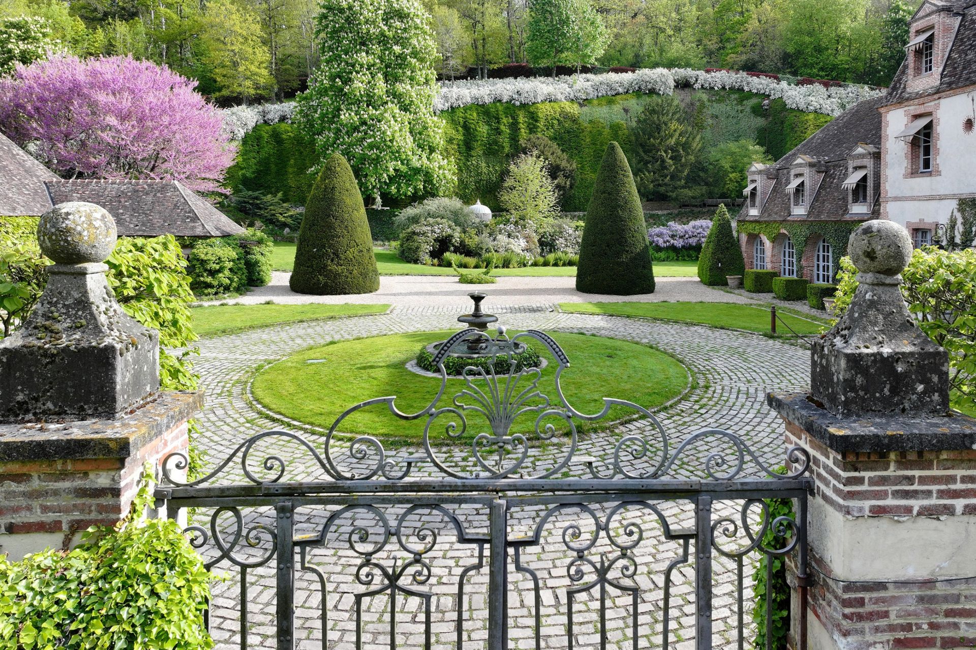 Sale Manor house 17 rooms 735 m² Nogent-le-Roi