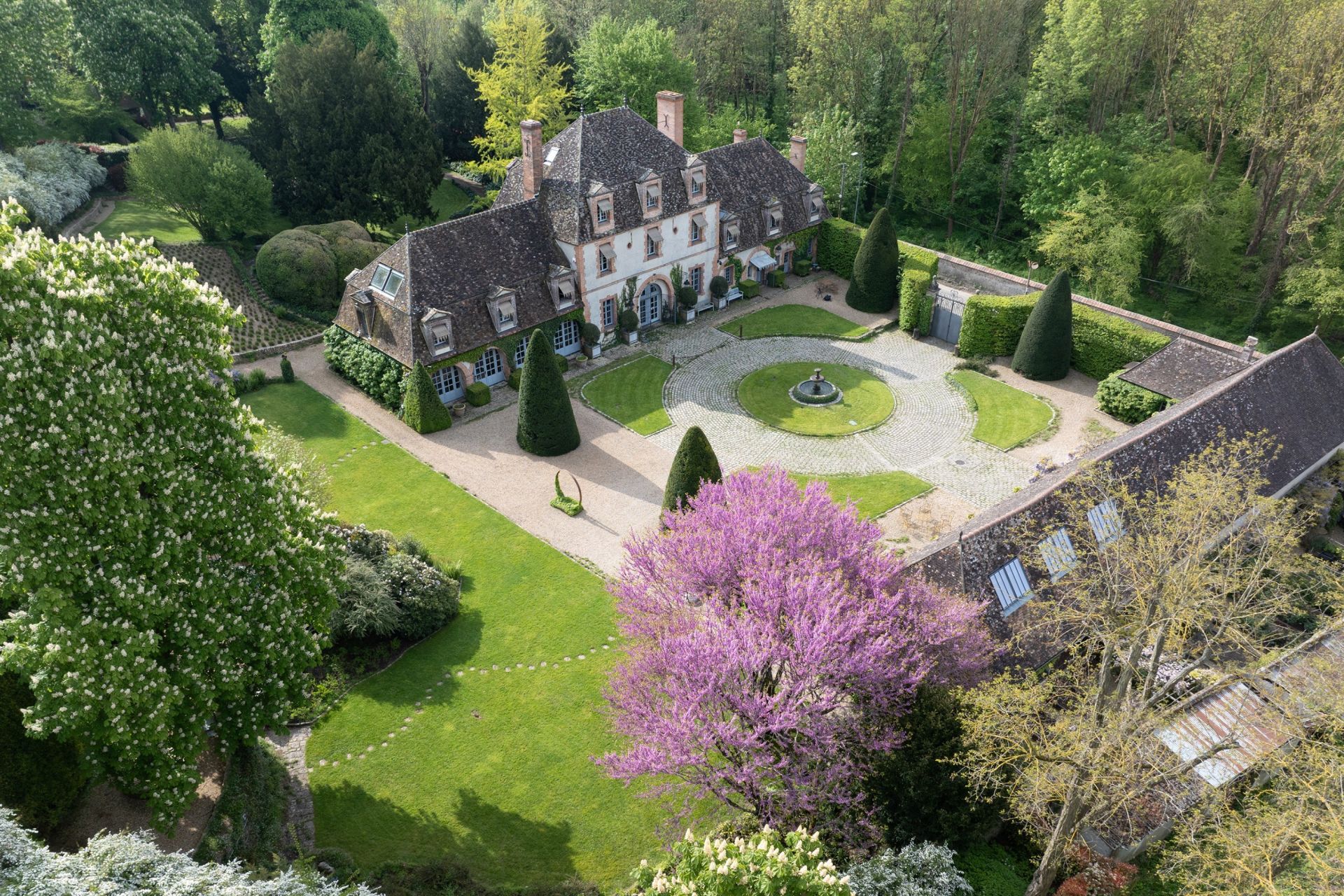 manoir 17 Pièces en vente sur NOGENT LE ROI (28210)