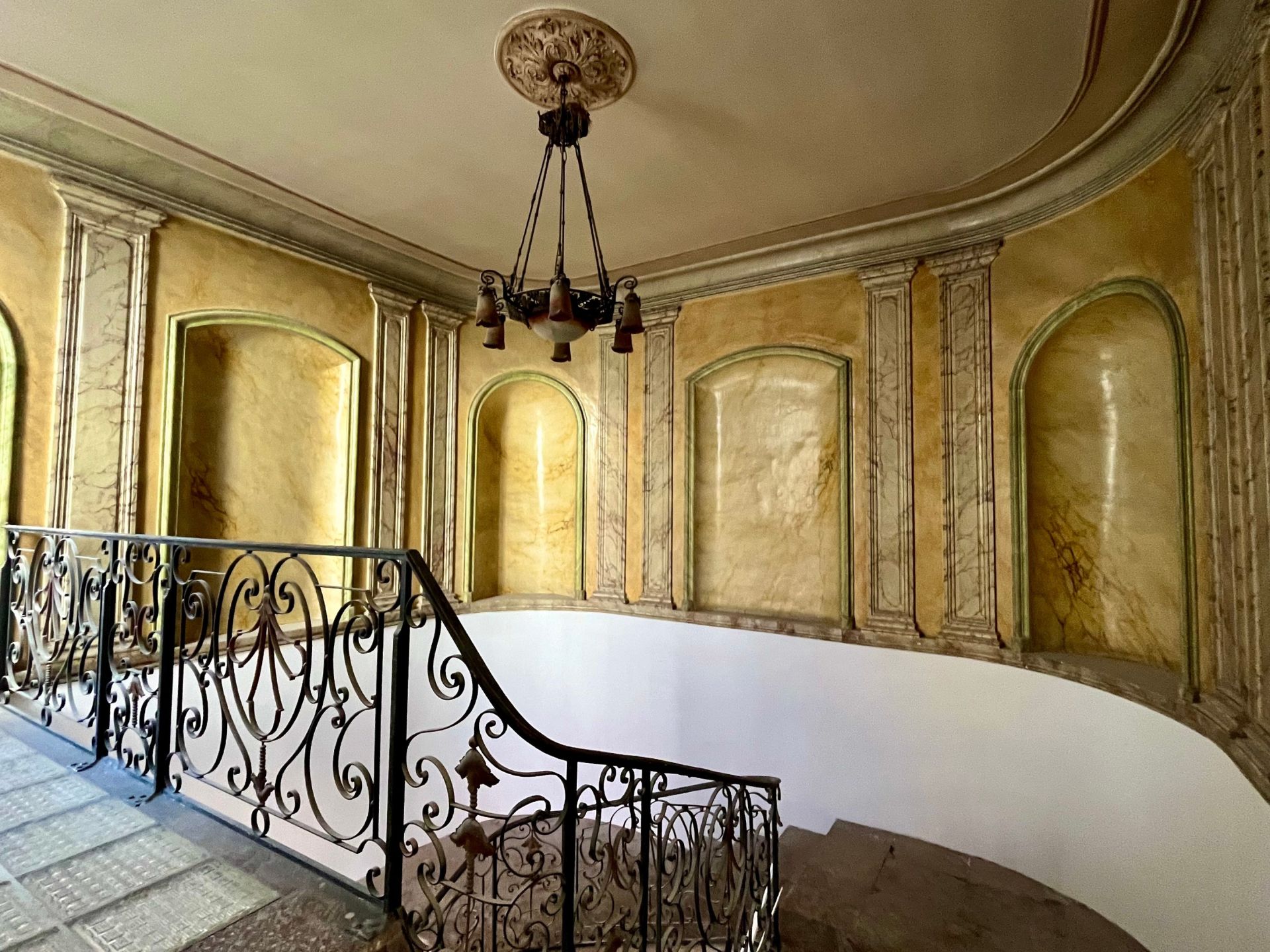 mansion 20 rooms for sale on ILLE SUR TET (66130)