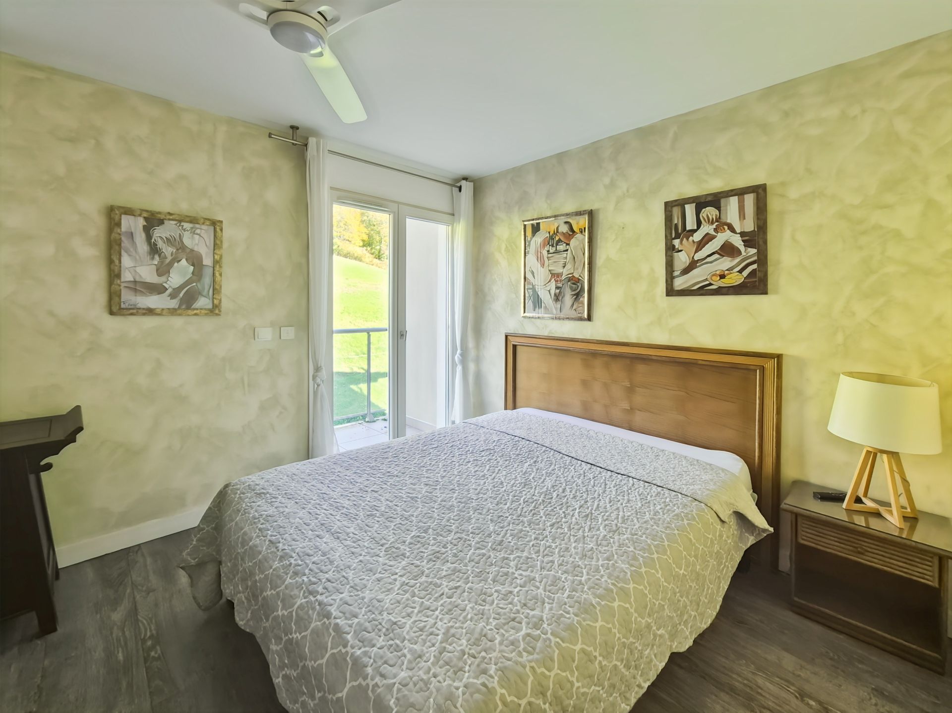 apartment 4 rooms for sale on PALLUD (73200)