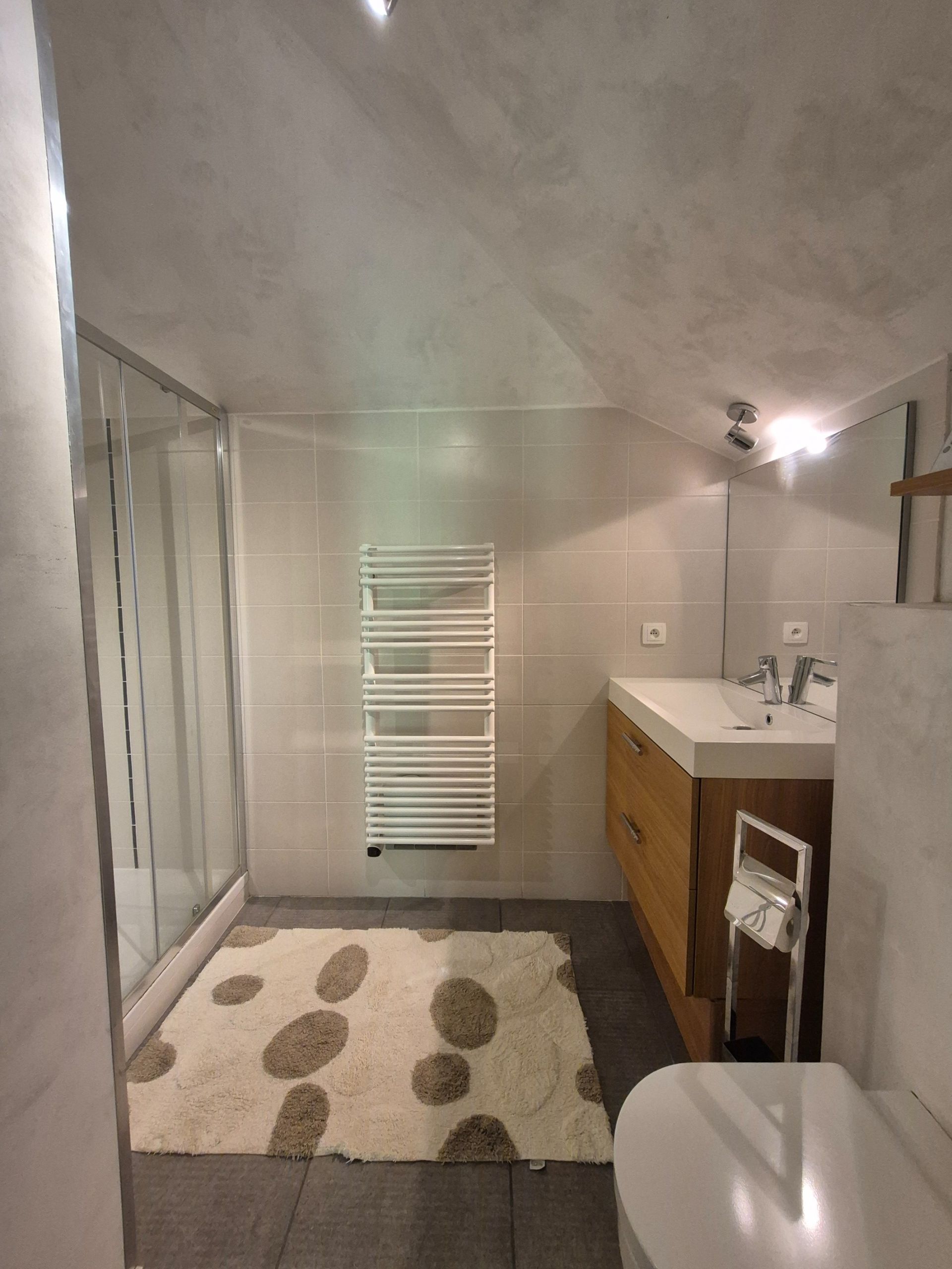 apartment 4 rooms for sale on PALLUD (73200)