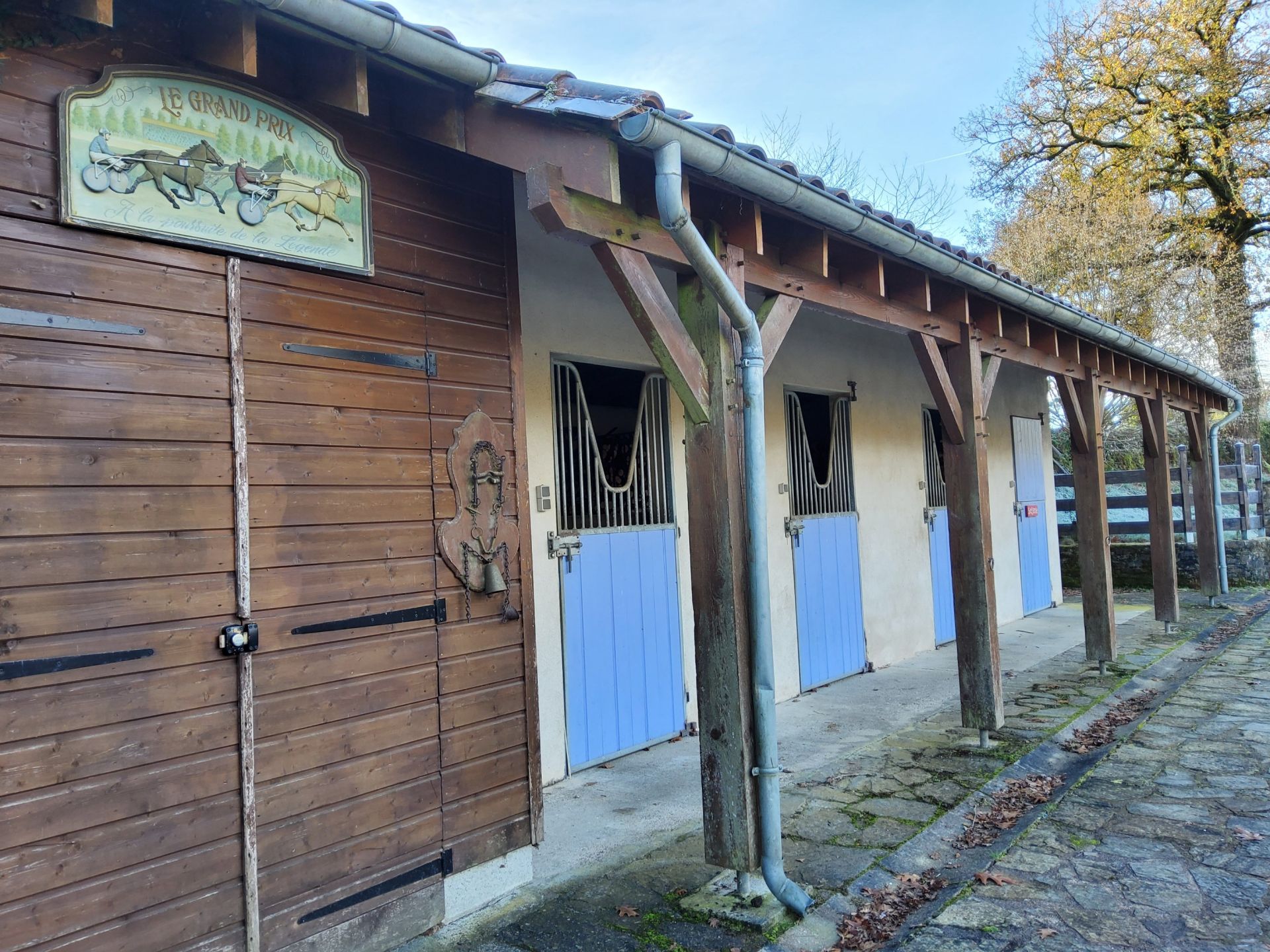 moulin 15 Pièces en vente sur LA CHAPELLE MONTBRANDEIX (87440)