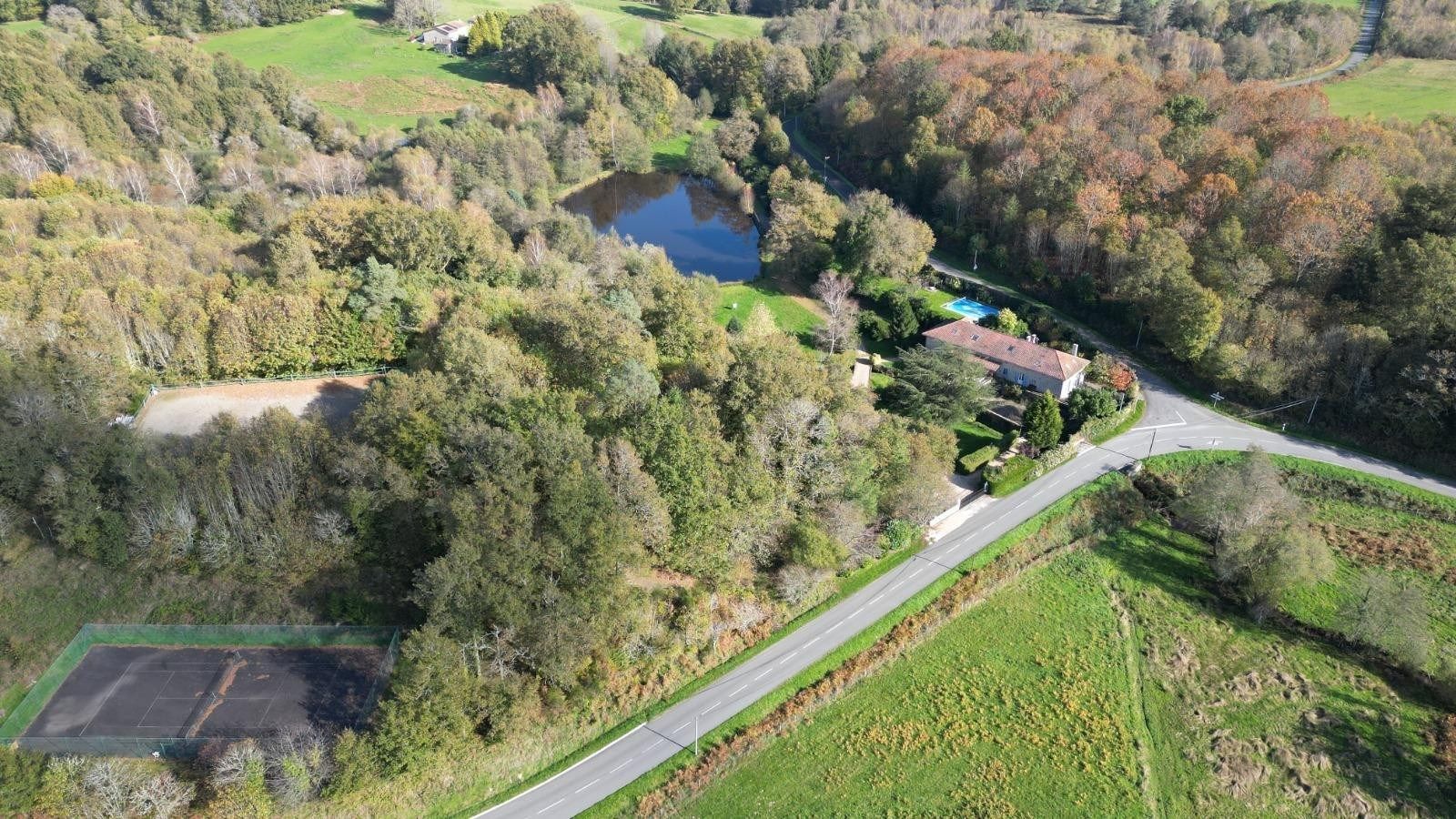 moulin 15 Pièces en vente sur LA CHAPELLE MONTBRANDEIX (87440)