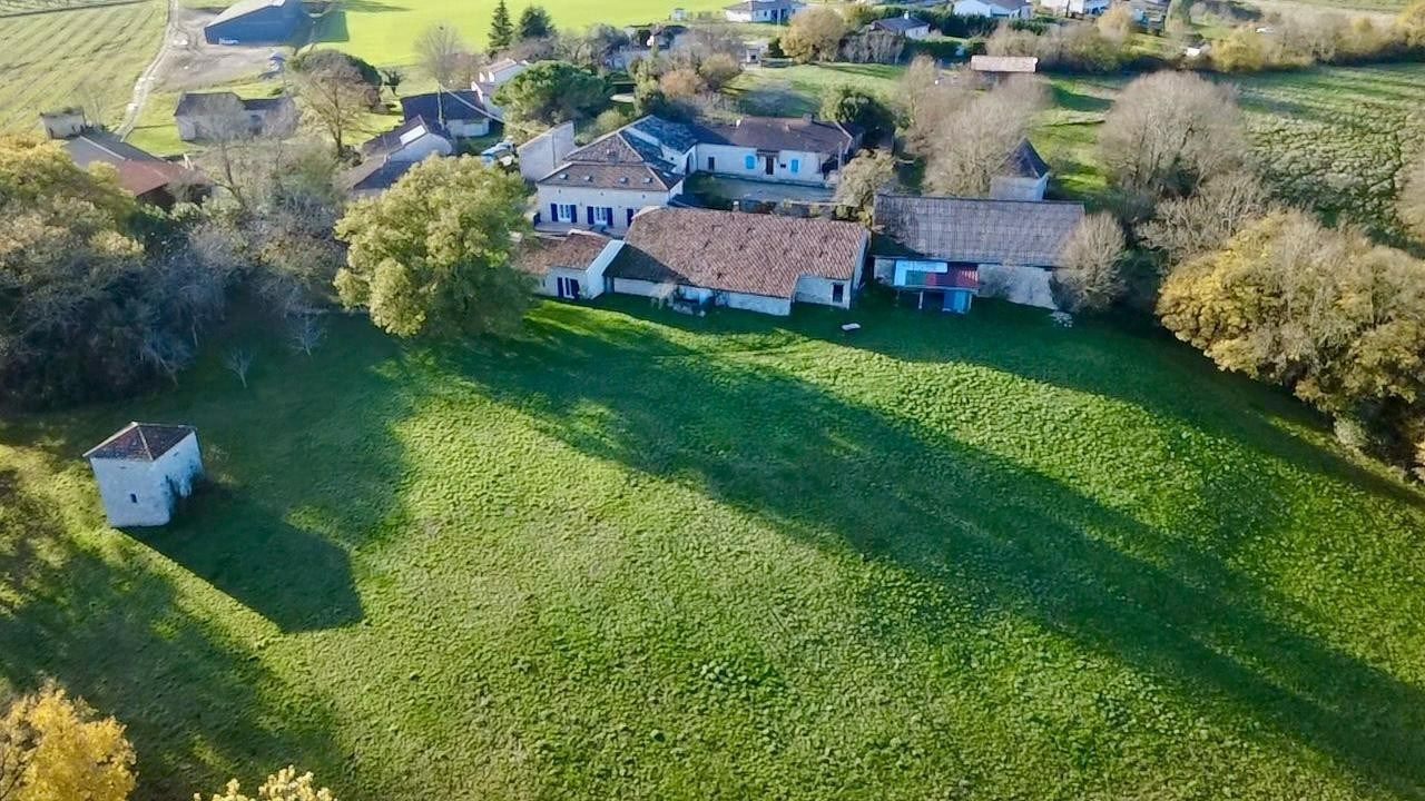 Vente Maison 9&nbsp;Pièces 210&nbsp;m² Allez-et-Cazeneuve