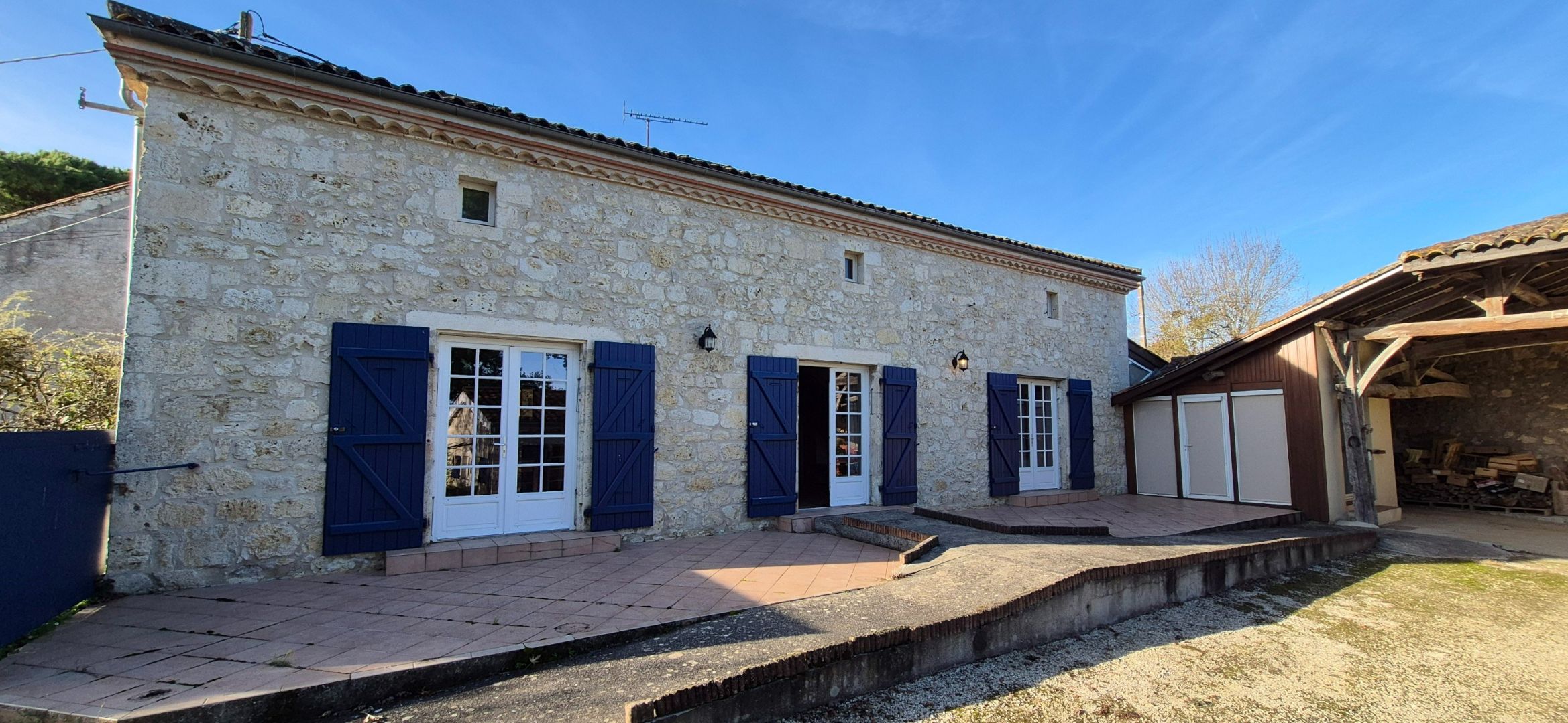 house 9 rooms for sale on ALLEZ ET CAZENEUVE (47110)