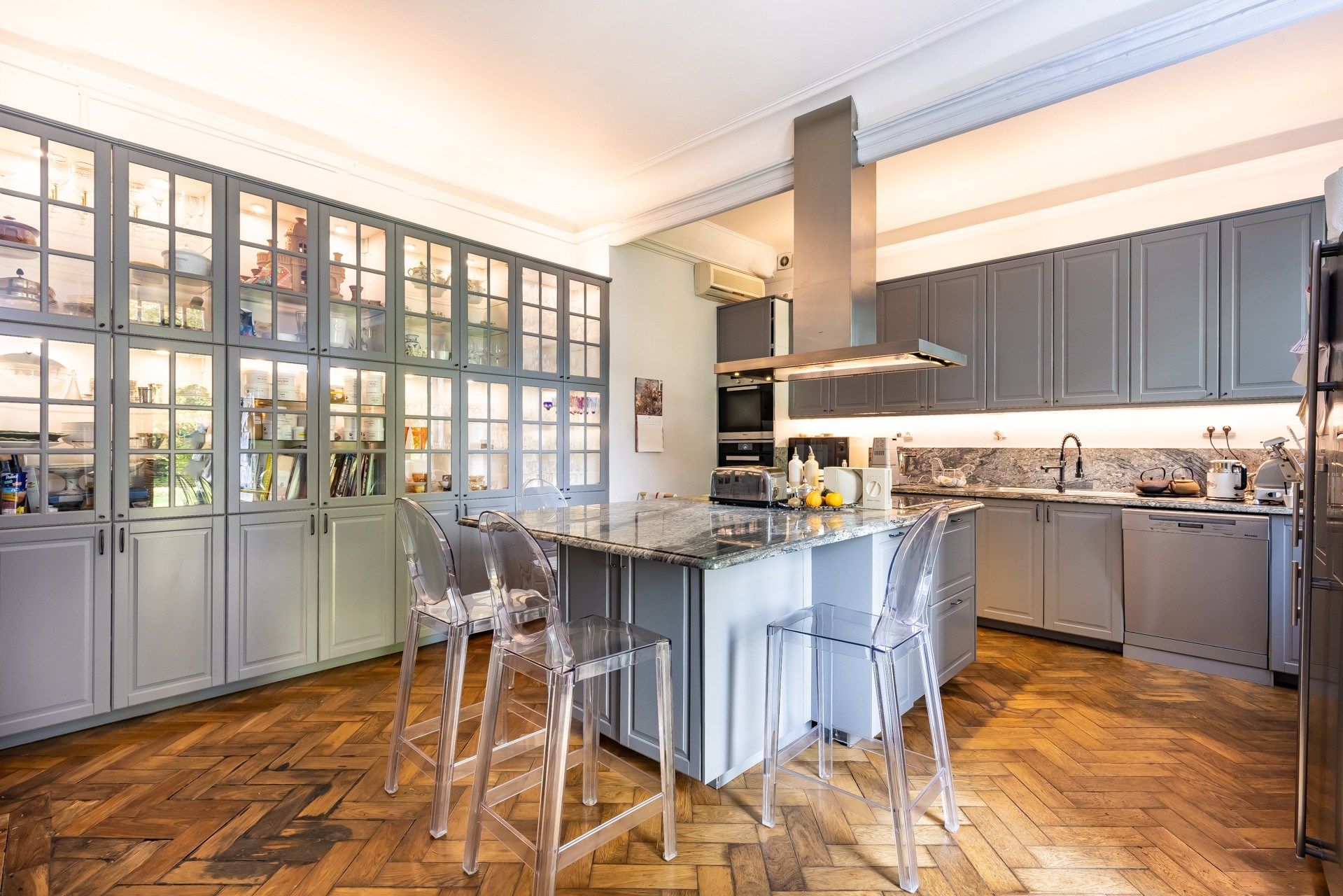 mansion 15 rooms for sale on GIVRY (71640)