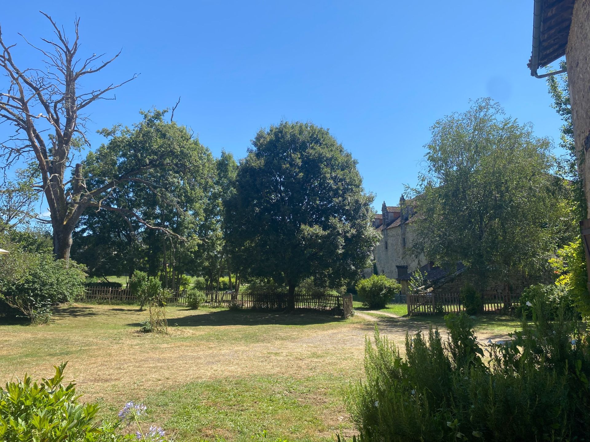 propriété 7 Pièces en vente sur LES CARS (87230)