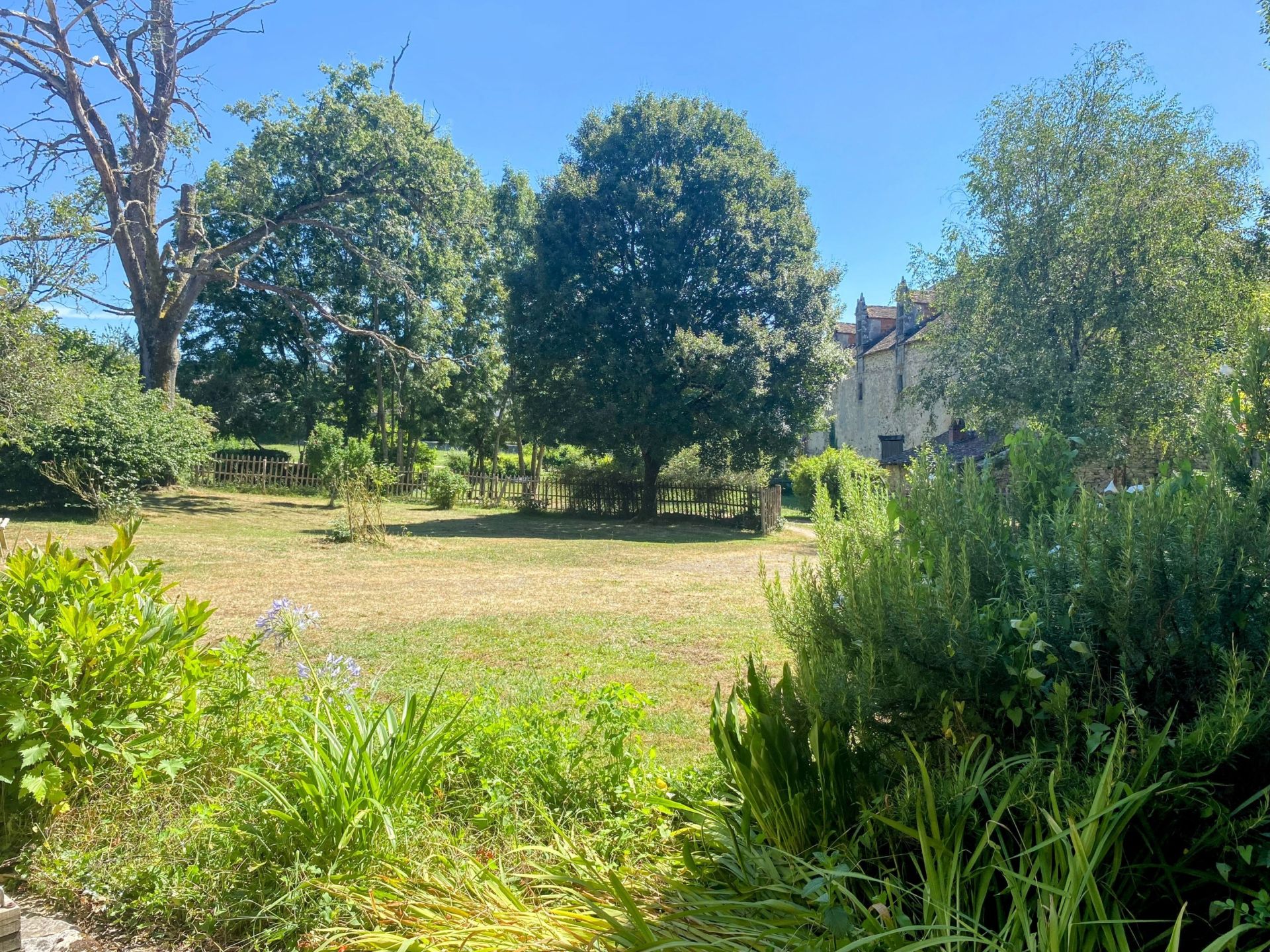 propriété 7 Pièces en vente sur LES CARS (87230)