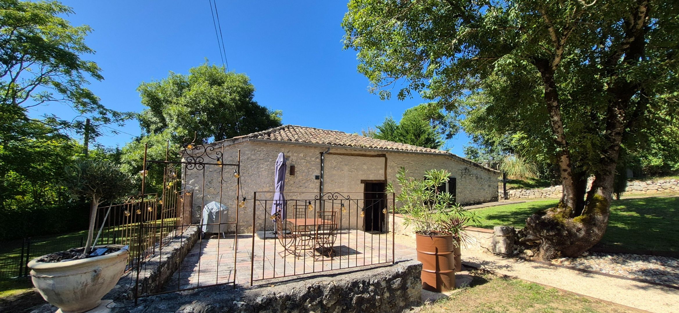 property 10 rooms for sale on ROQUECOR (82150)