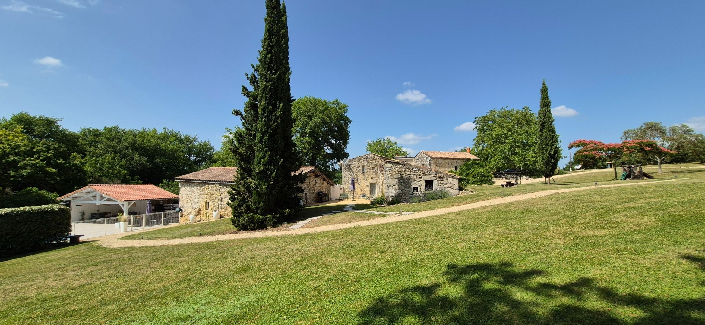 propriété 20 Pièces en vente sur DOLMAYRAC (47110)