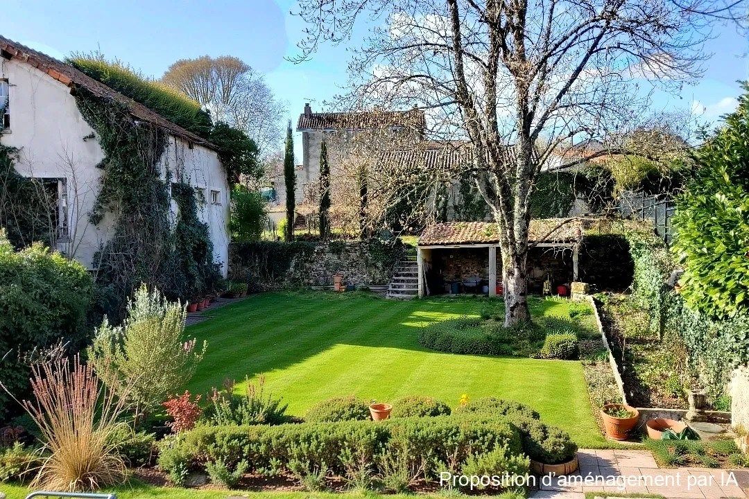 maison de ville 12 Pièces en vente sur NONTRON (24300)