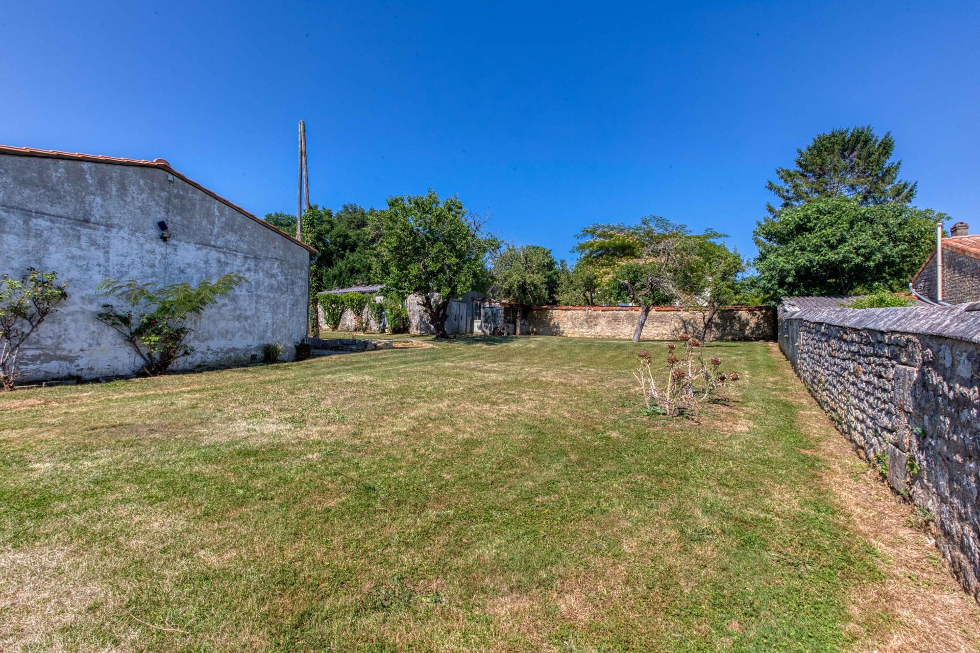 maison 6 Pièces en vente sur AVY (17800)