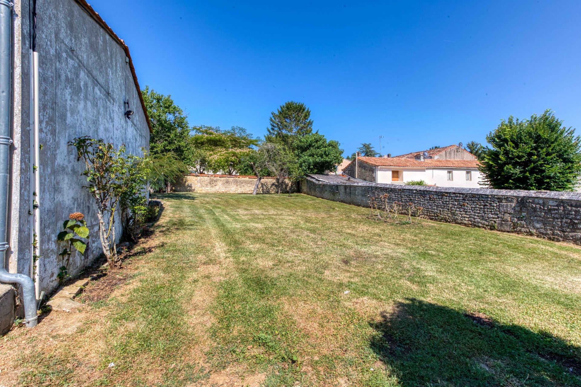 maison 6 Pièces en vente sur AVY (17800)