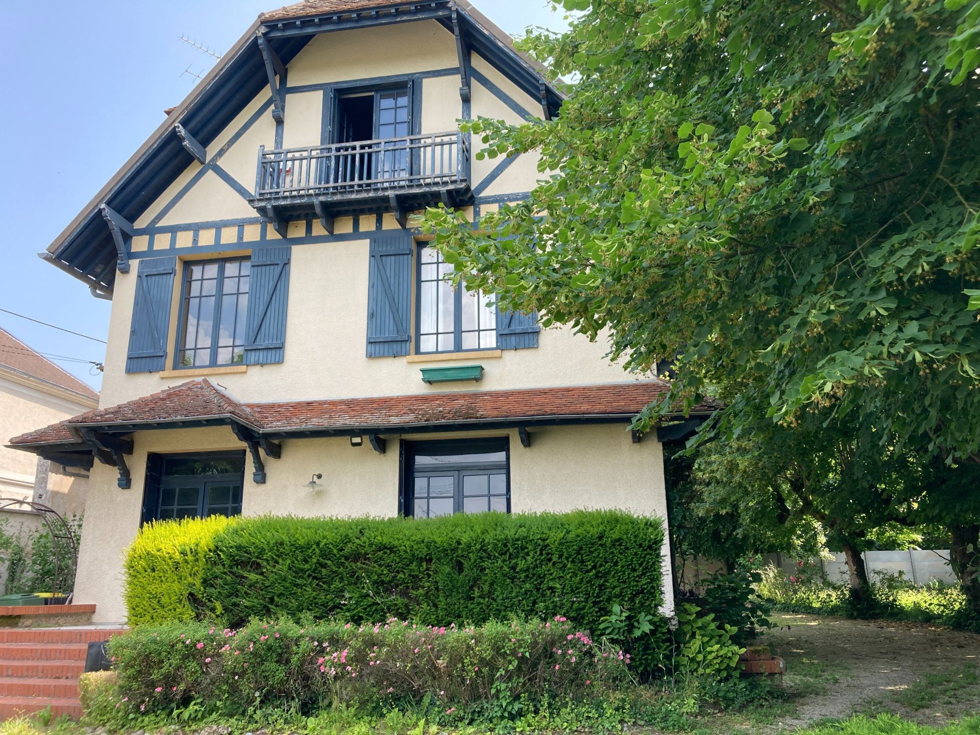 Vente Maison de maître 9 Pièces 292 m² Couilly-Pont-aux-Dames