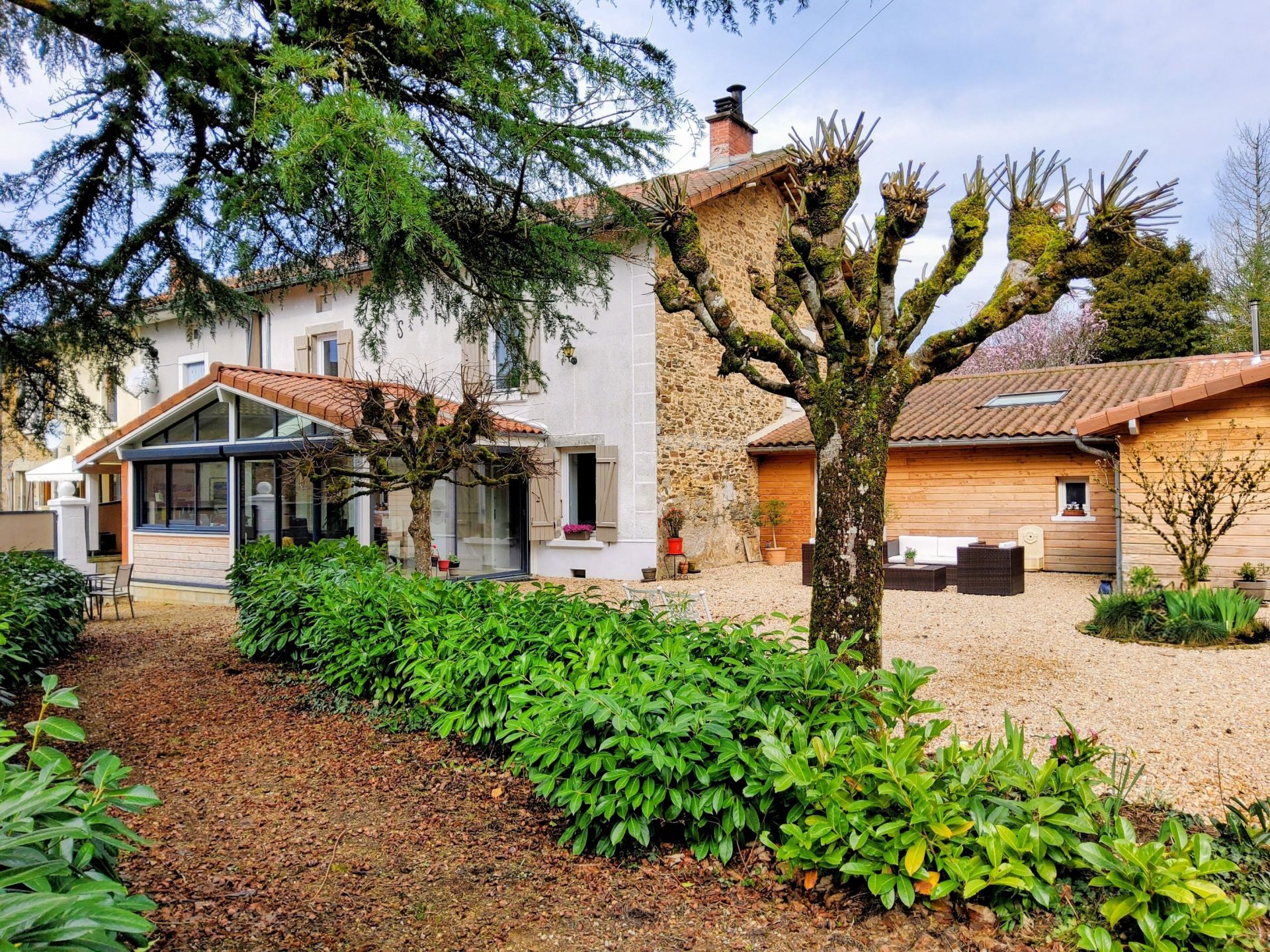 maison 5 Pièces en vente sur ORADOUR SUR VAYRES (87150)