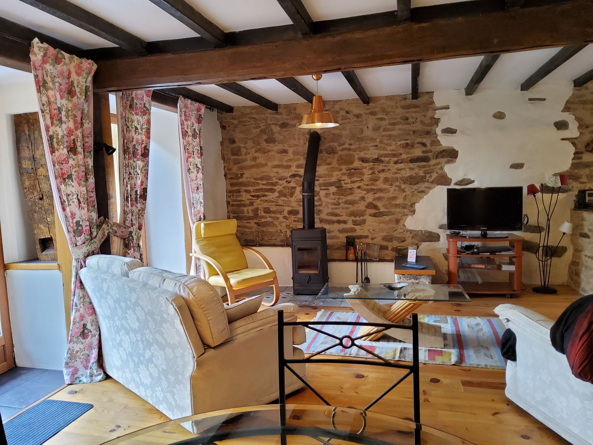 maison 5 Pièces en vente sur CHAMPAGNAC LA RIVIERE (87150)