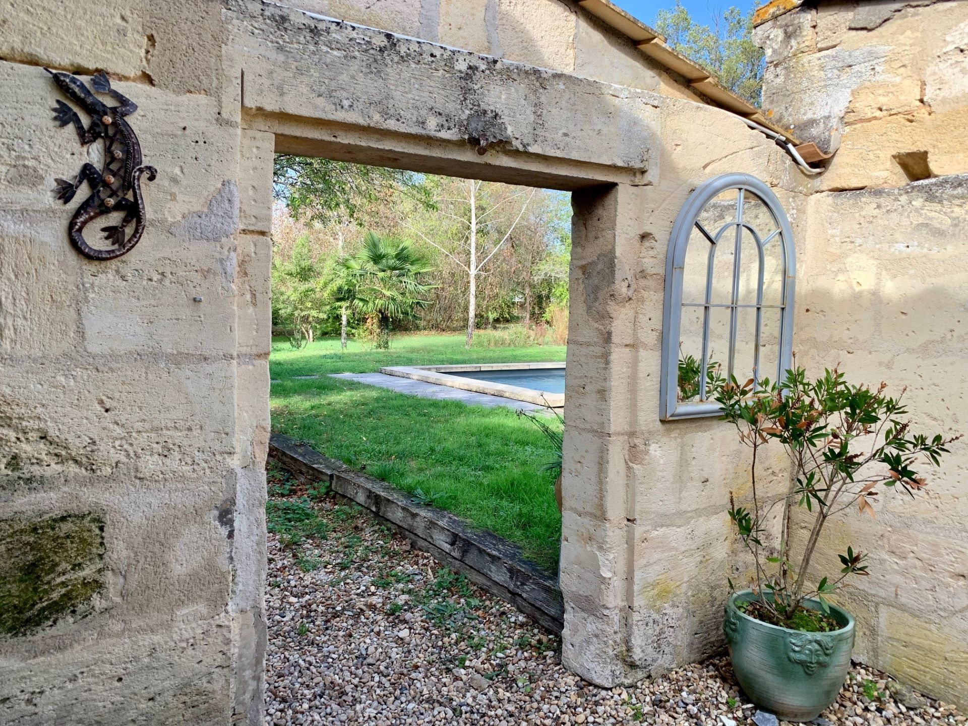 maison 8 Pièces en vente sur LES ARTIGUES DE LUSSAC (33570)