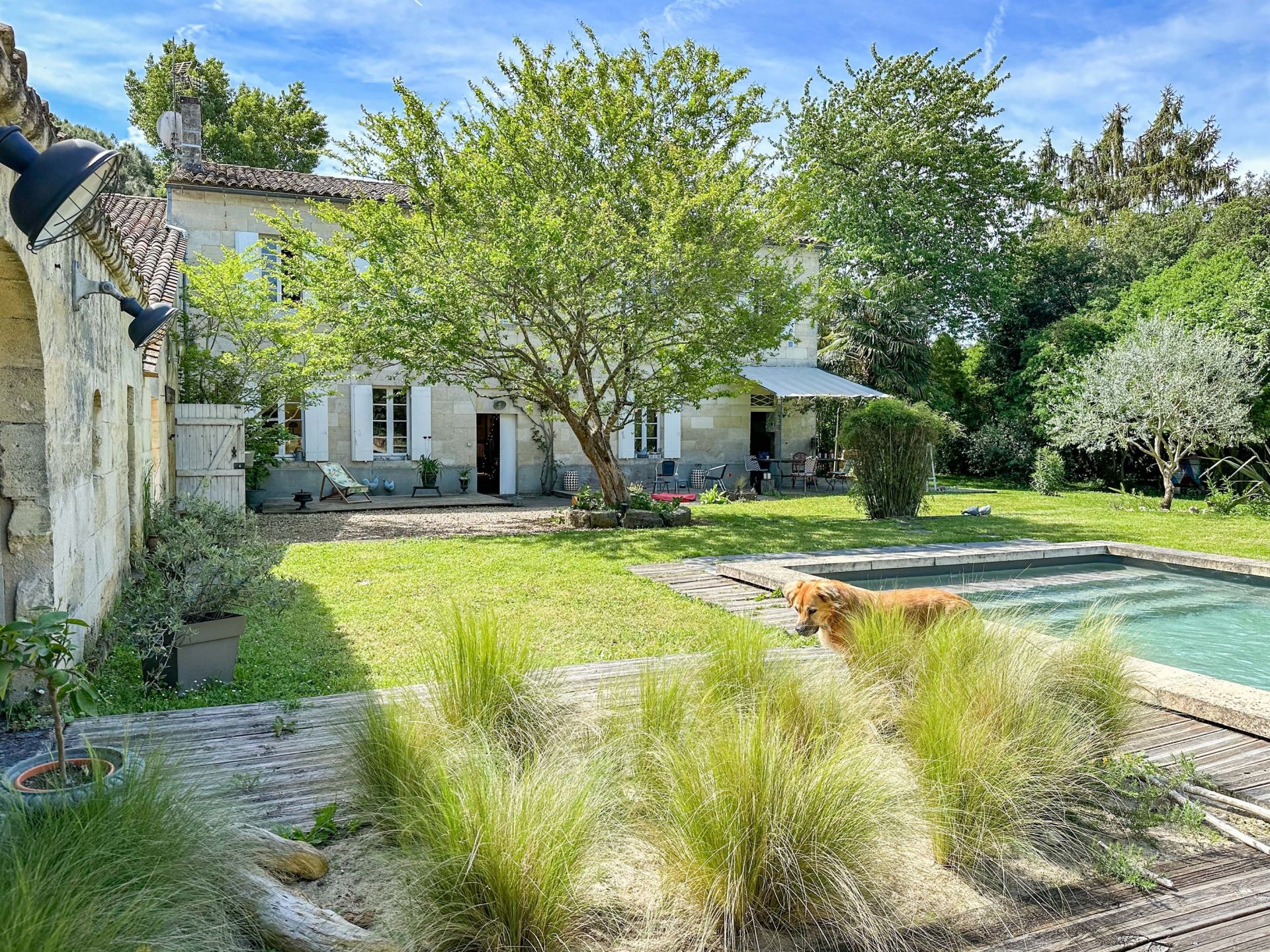 maison 8 Pièces en vente sur LES ARTIGUES DE LUSSAC (33570)