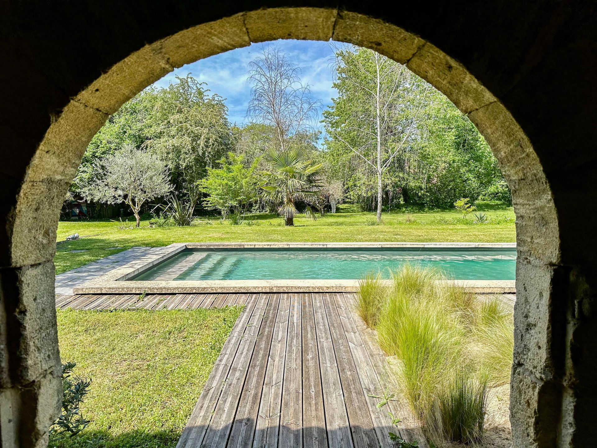 maison 8 Pièces en vente sur LES ARTIGUES DE LUSSAC (33570)