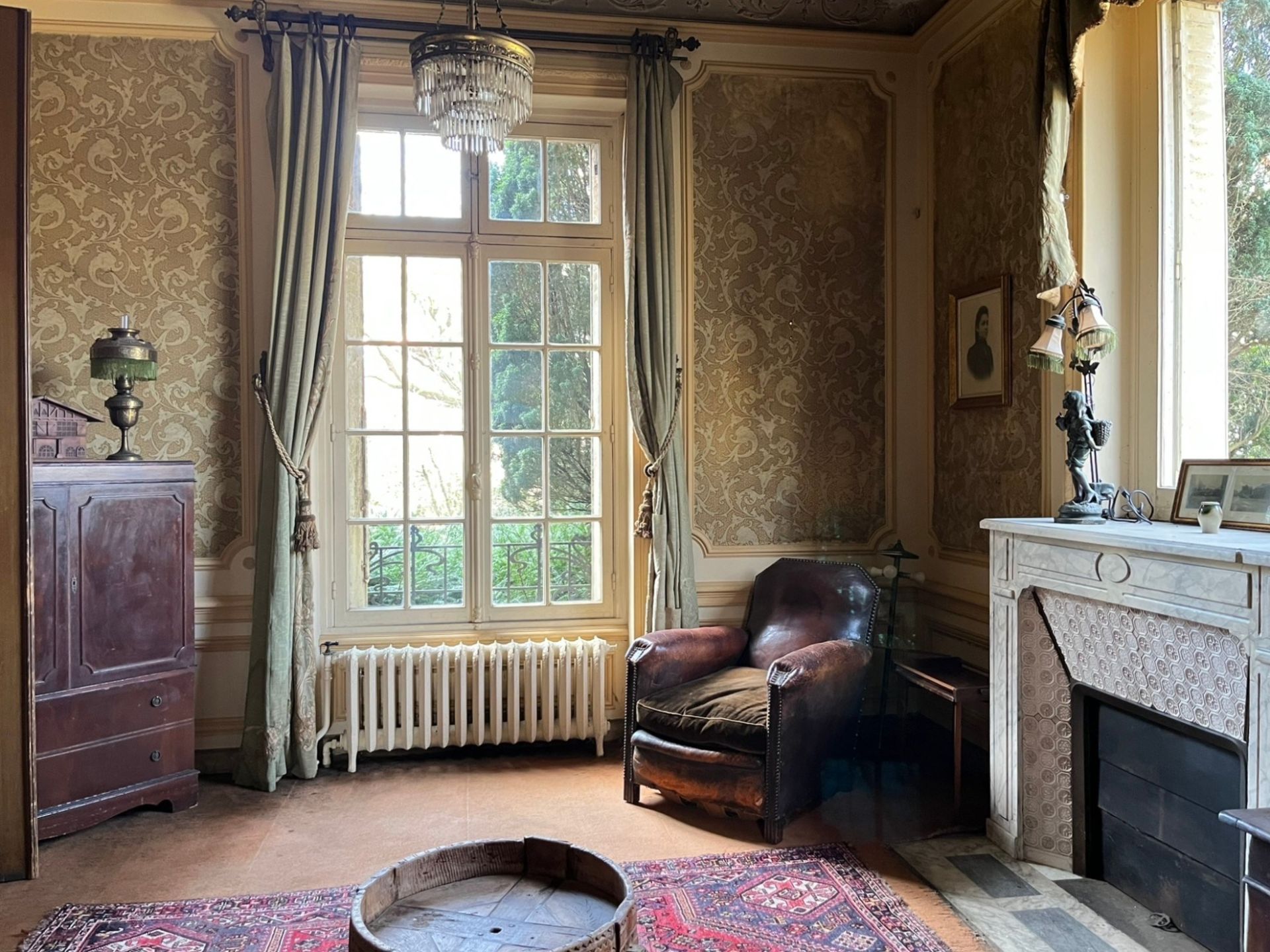 mansion 12 rooms for sale on MEAUX (77100)