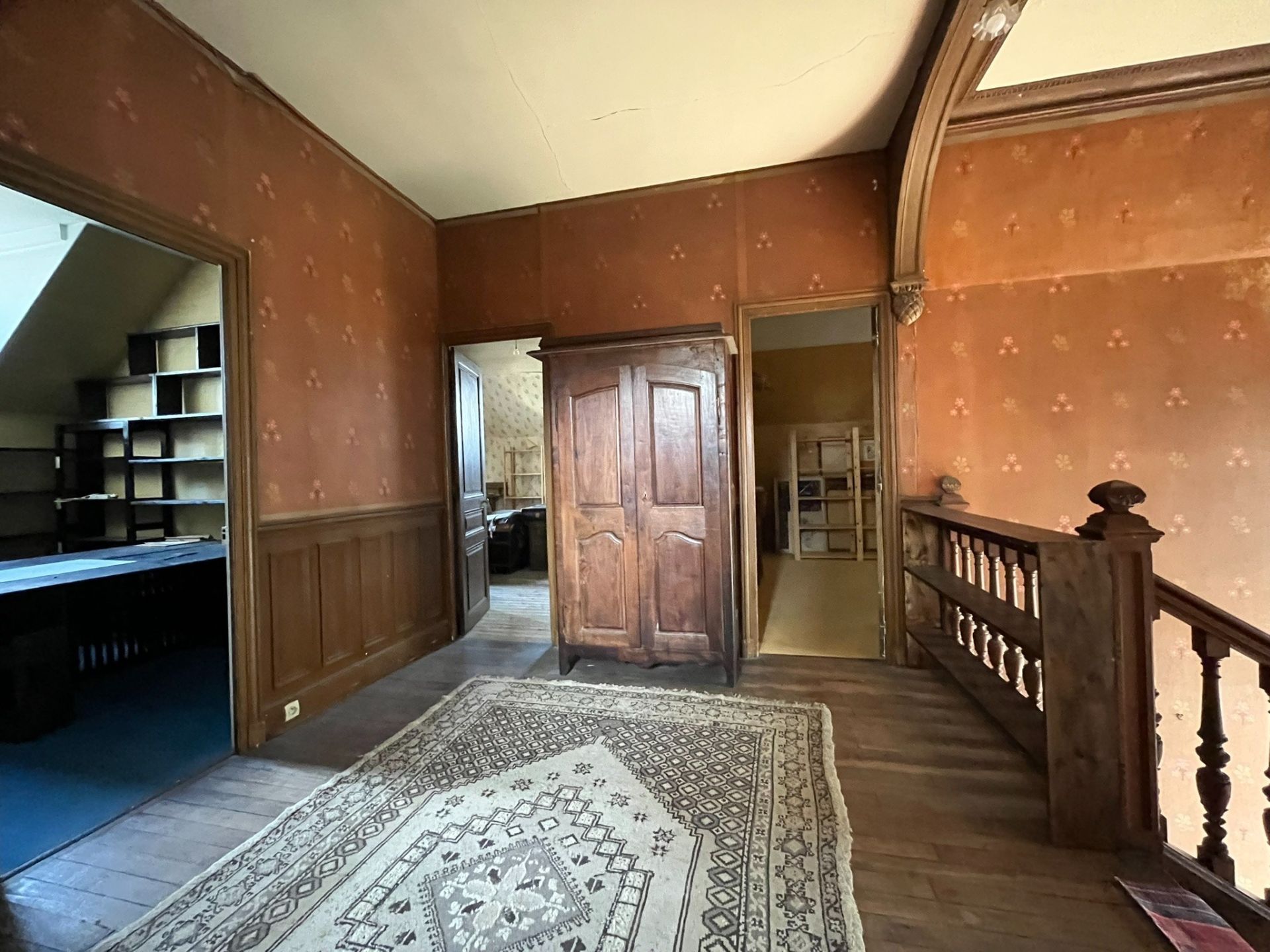 mansion 12 rooms for sale on MEAUX (77100)