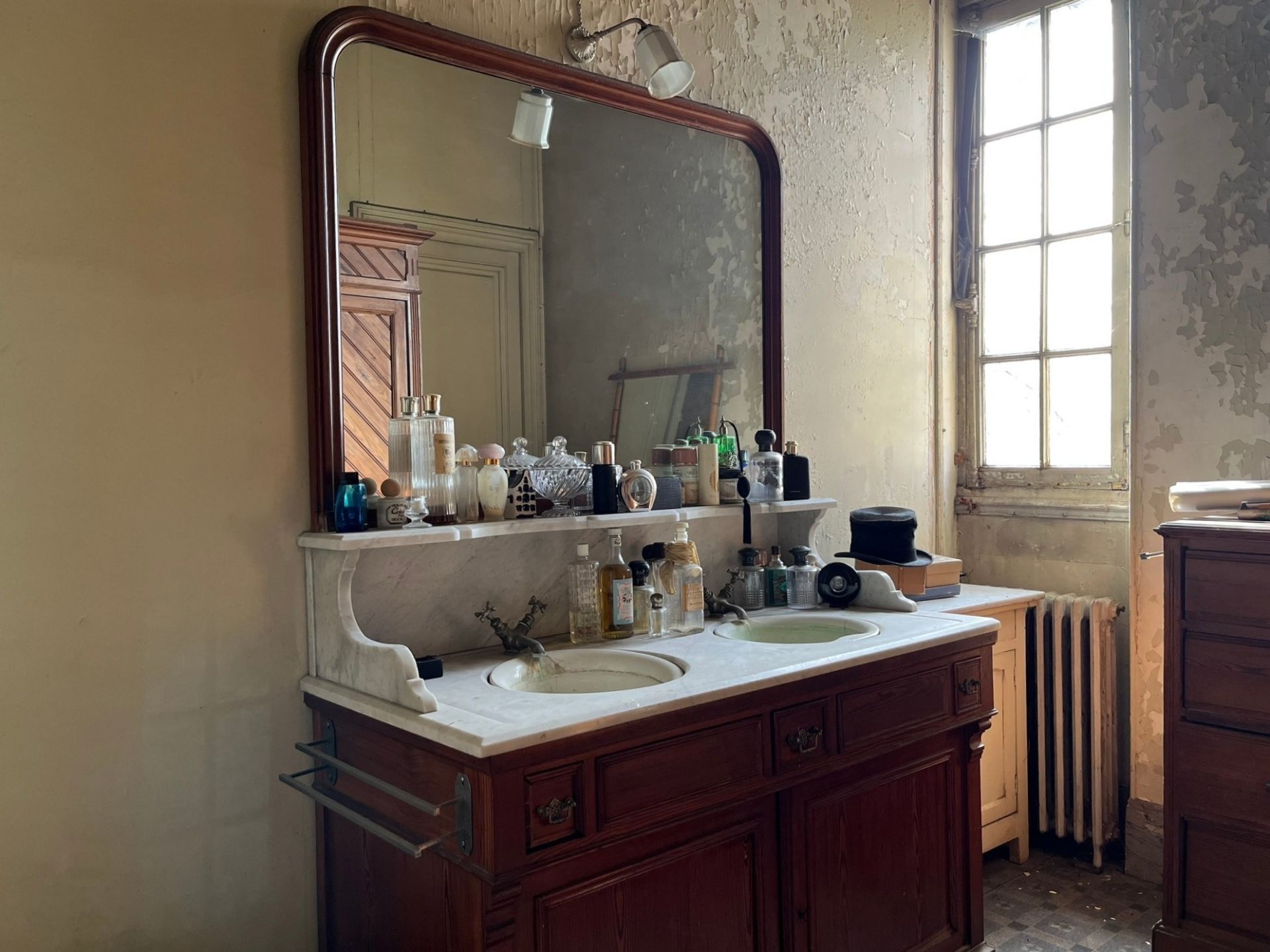 mansion 12 rooms for sale on MEAUX (77100)