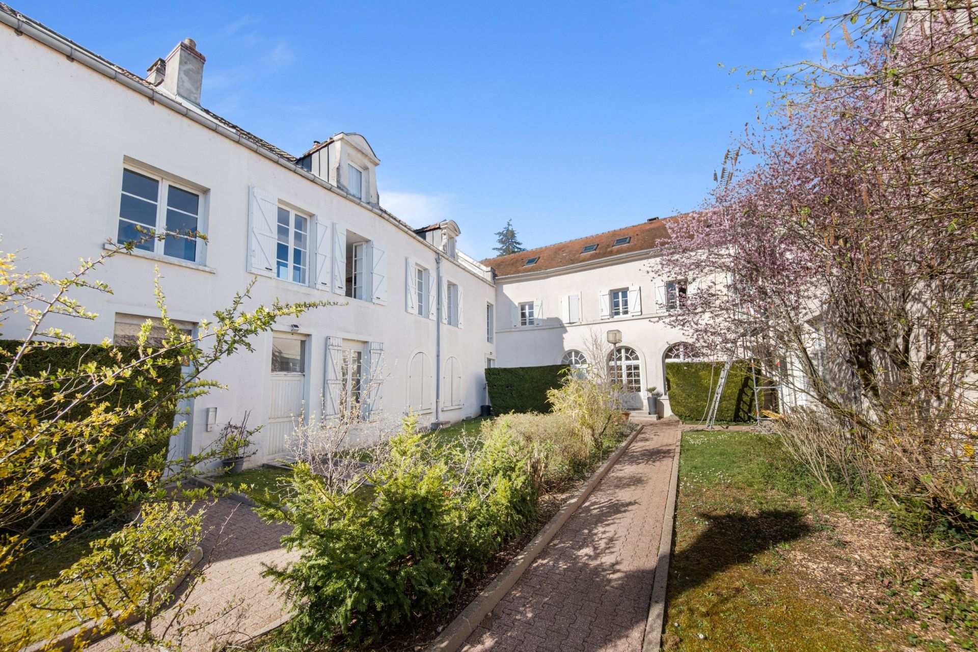 appartement 6 Pièces en vente sur AHUY (21121)