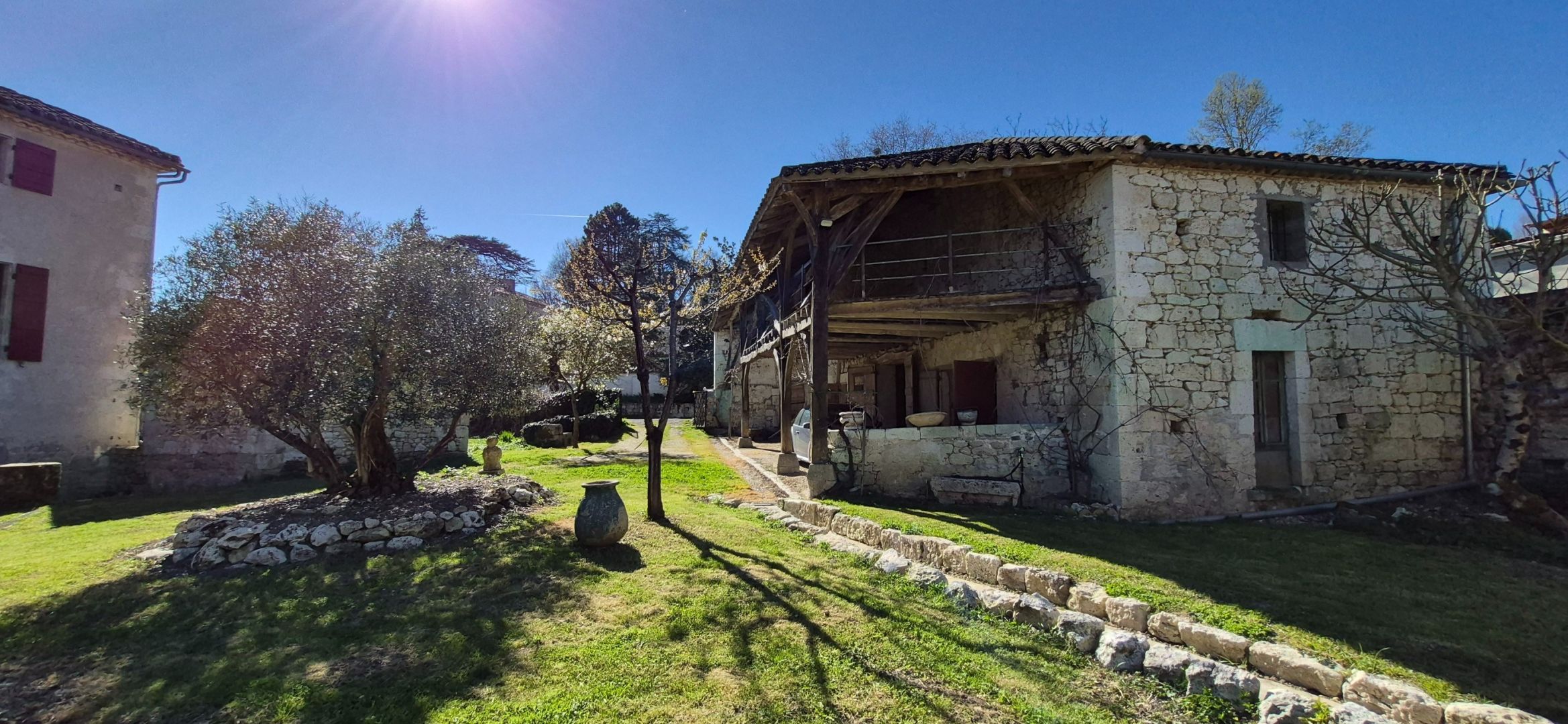 Sale House 13&nbsp;rooms 385&nbsp;m² Saint-Maurin