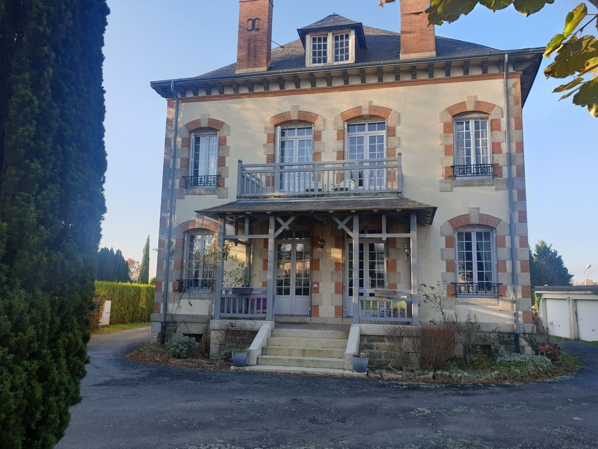 Vente Maison bourgeoise 10&nbsp;Pièces 265&nbsp;m² Châlus