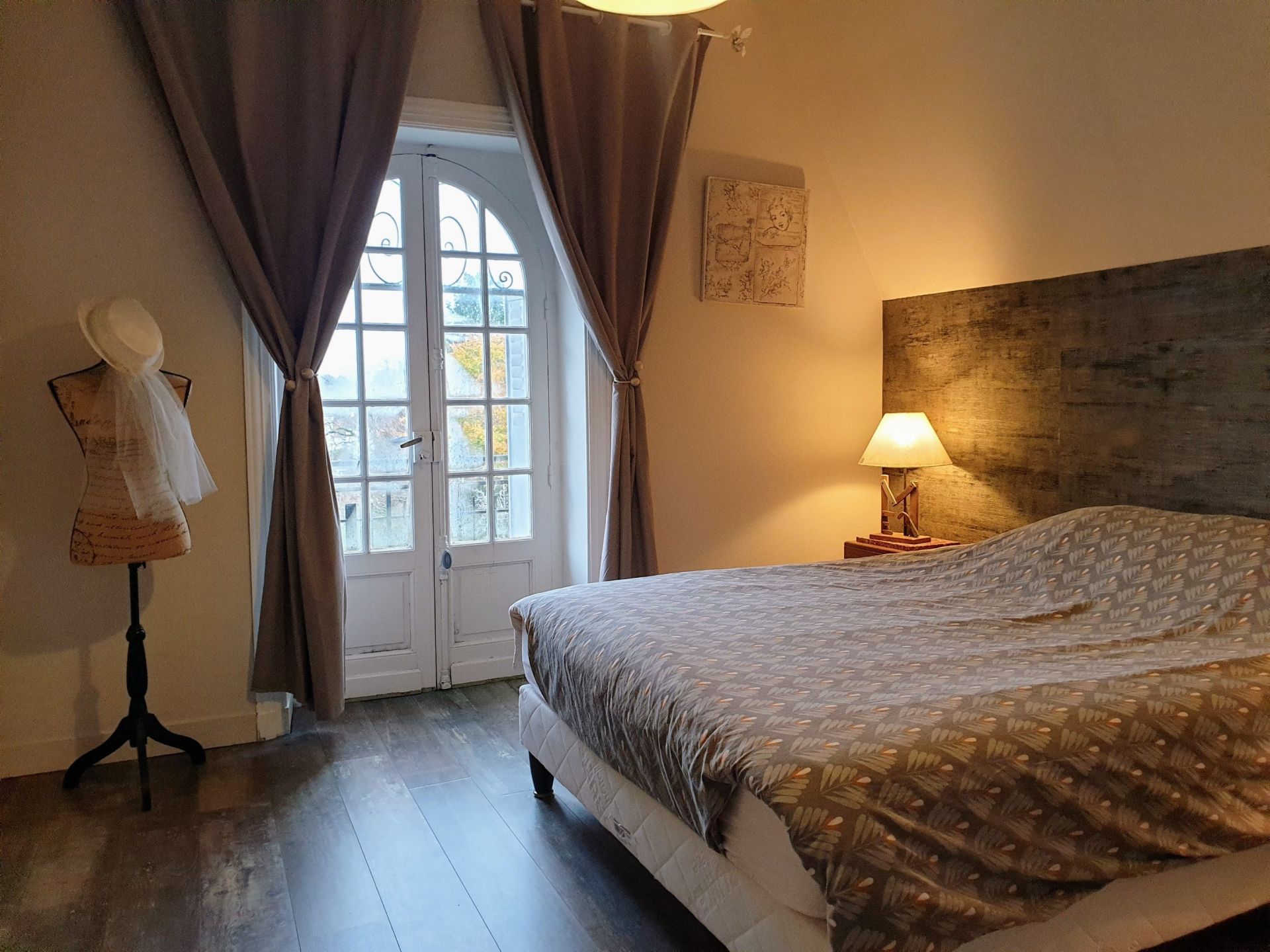 maison bourgeoise 10 Pièces en vente sur CHALUS (87230)