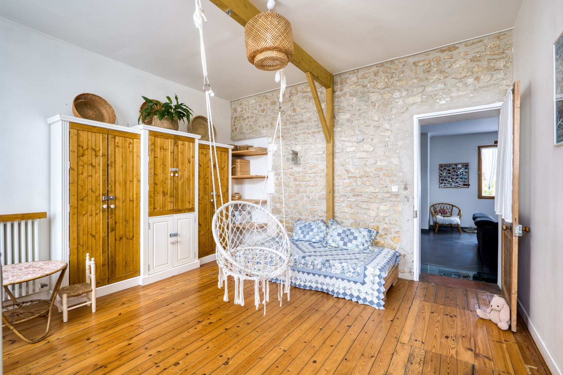 house 8 rooms for sale on LA ROCHELLE (17000)