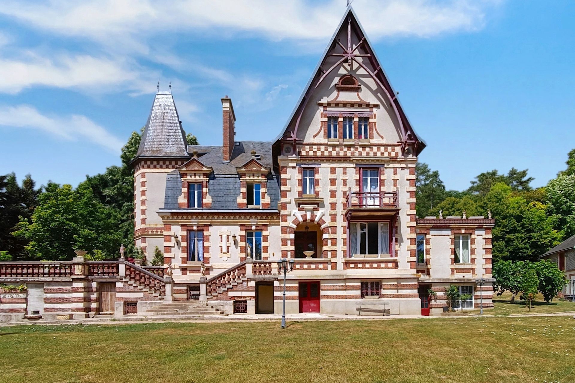 maison bourgeoise 16 Pièces en vente sur NOGENT LE ROI (28210)