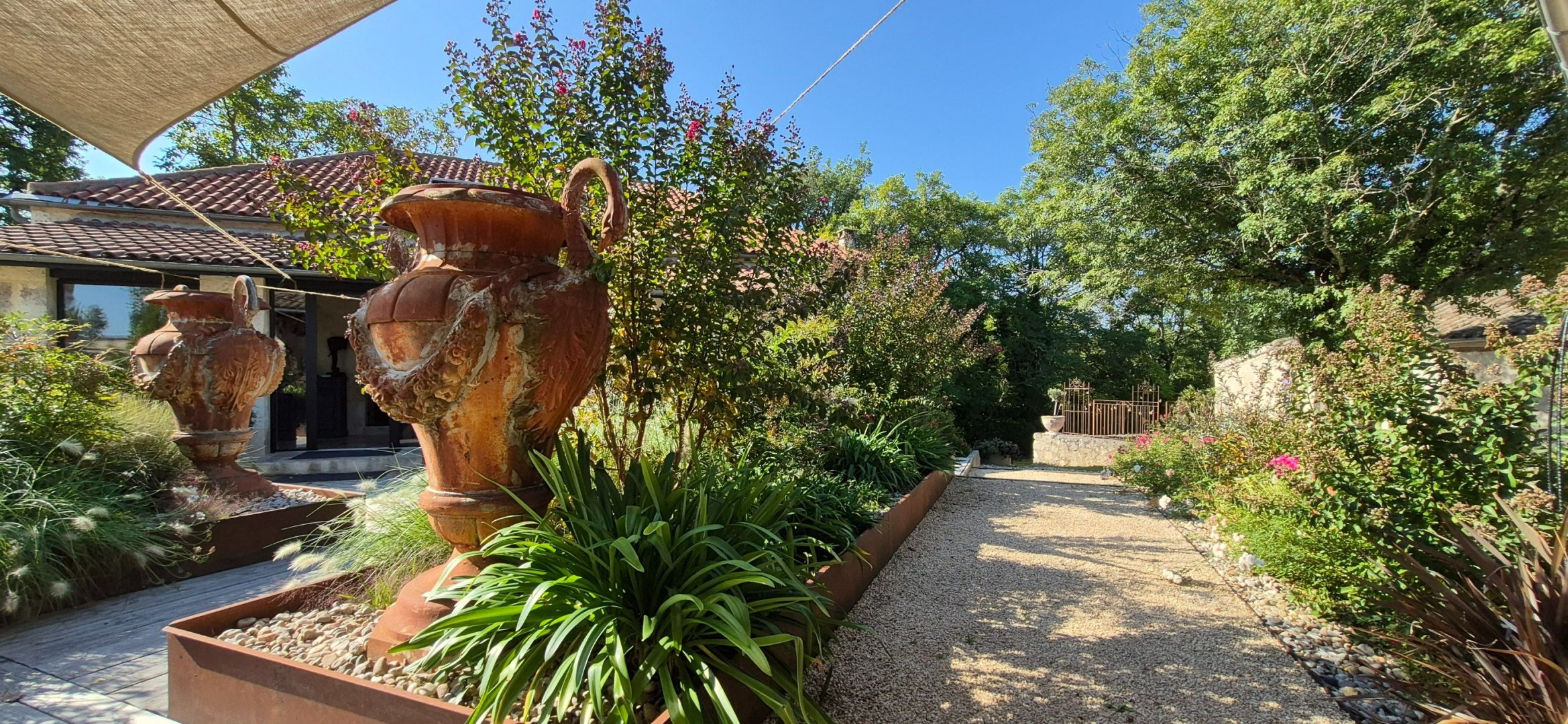 propriété 10 Pièces en vente sur ROQUECOR (82150)
