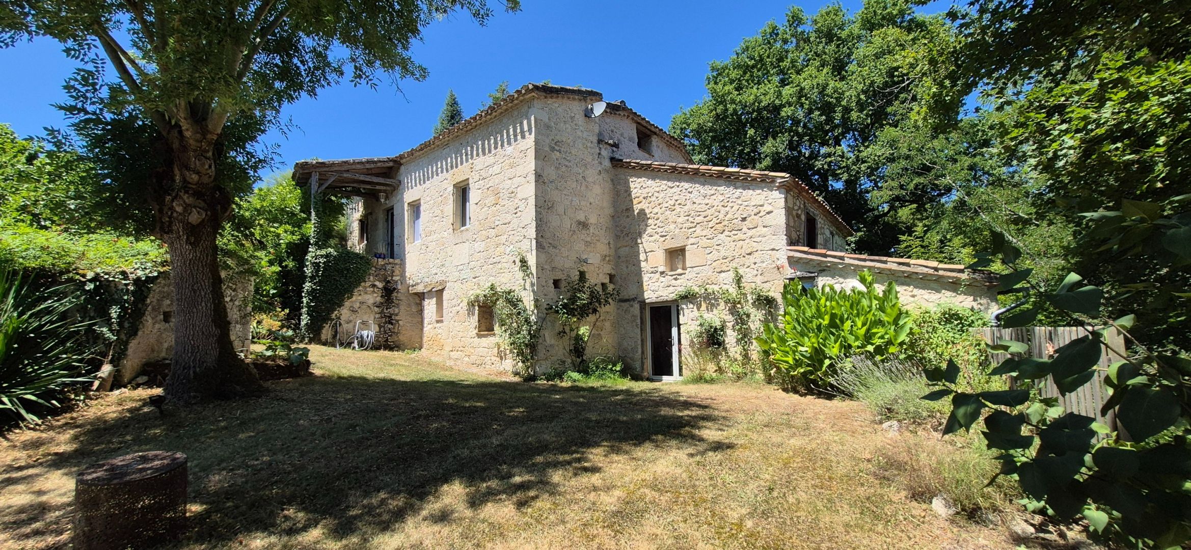 propriété 11 Pièces en vente sur PUYMIROL (47270)