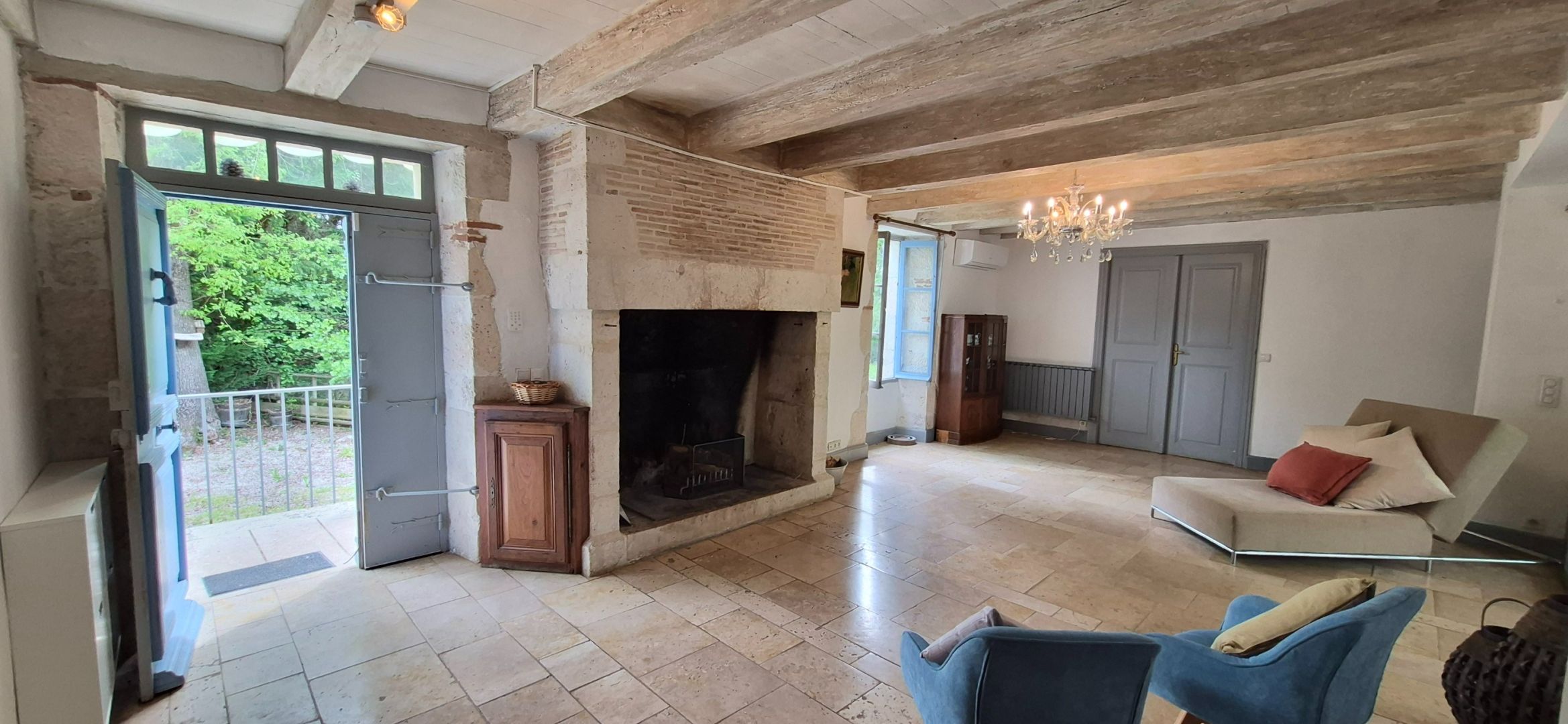 house 12 rooms for sale on LACOUR (82190)