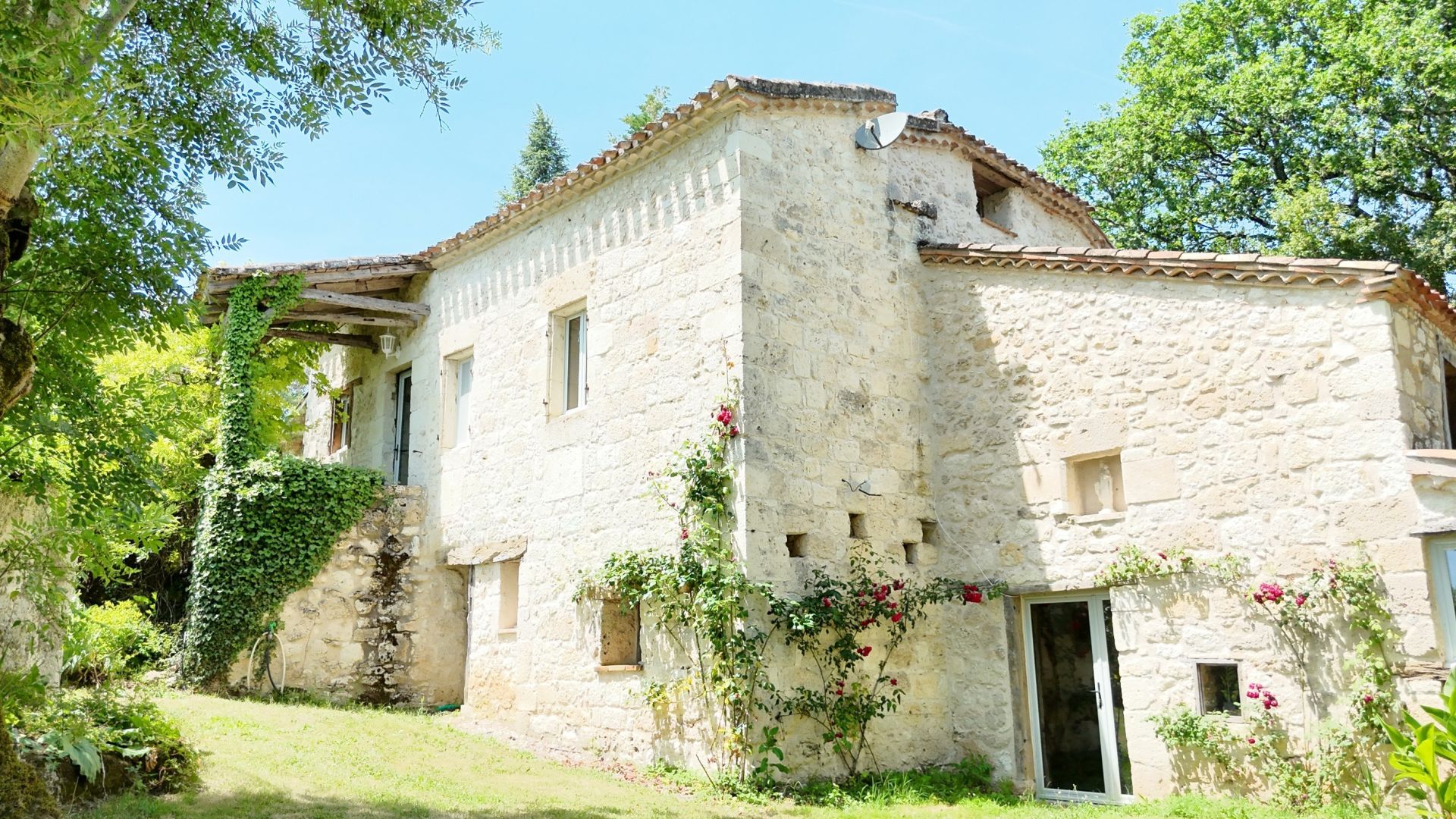propriété 11 Pièces en vente sur PUYMIROL (47270)