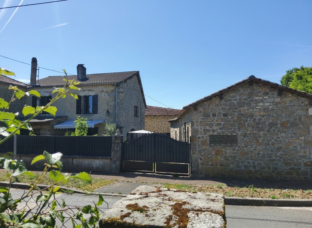 maison 7 Pièces en vente sur ETOUARS (24360)