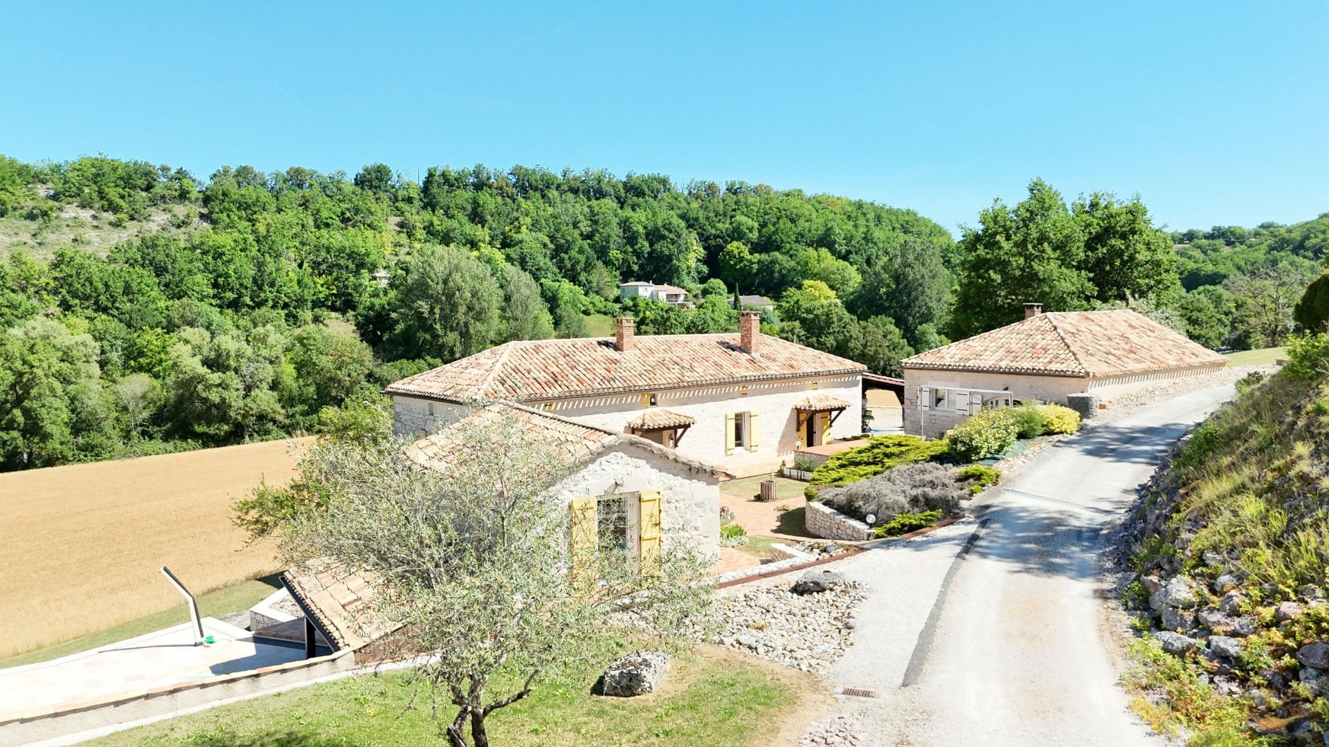 ferme 7 Pièces en vente sur MONTAIGU DE QUERCY (82150)