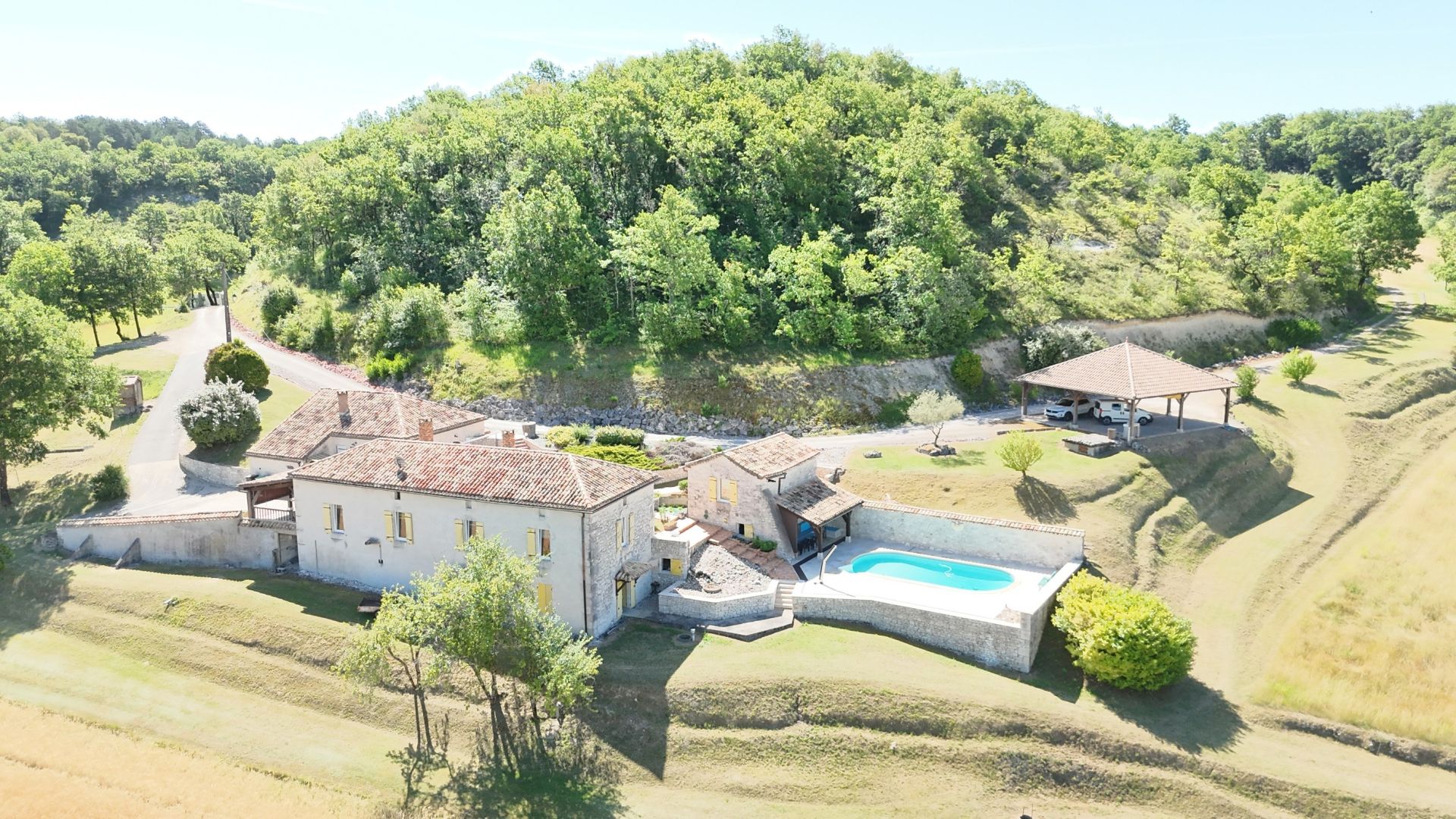 ferme 7 Pièces en vente sur MONTAIGU DE QUERCY (82150)