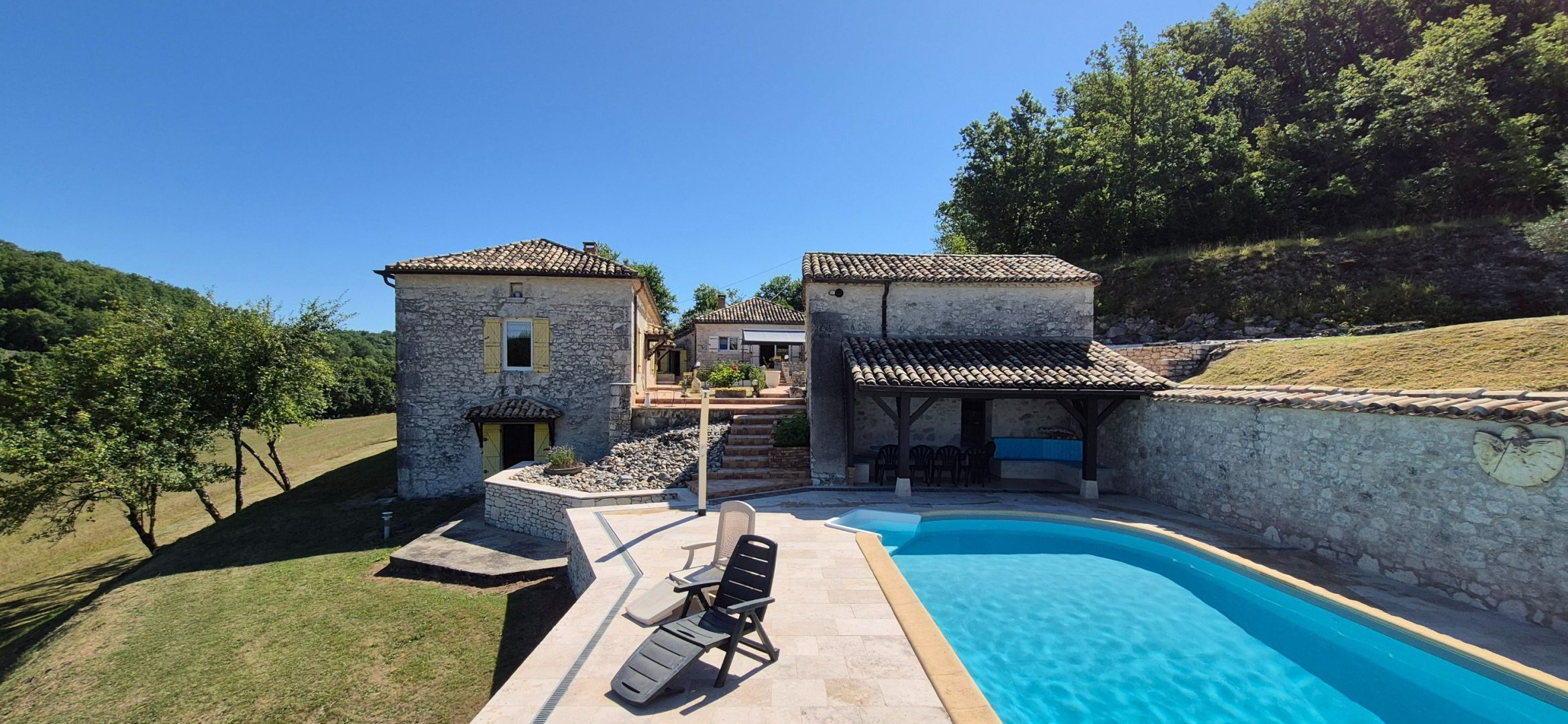 ferme 7 Pièces en vente sur MONTAIGU DE QUERCY (82150)