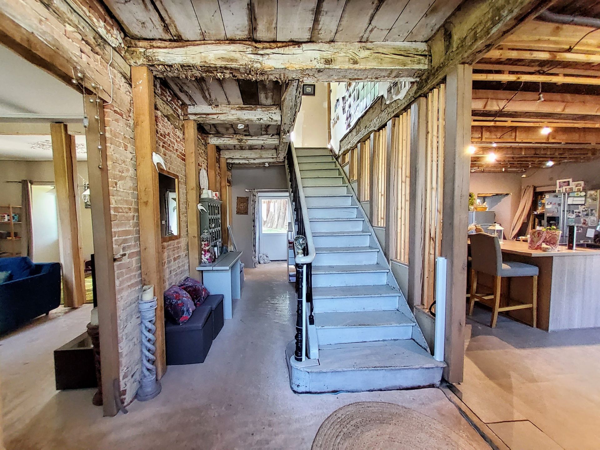 propriété 8 Pièces en vente sur CHALUS (87230)