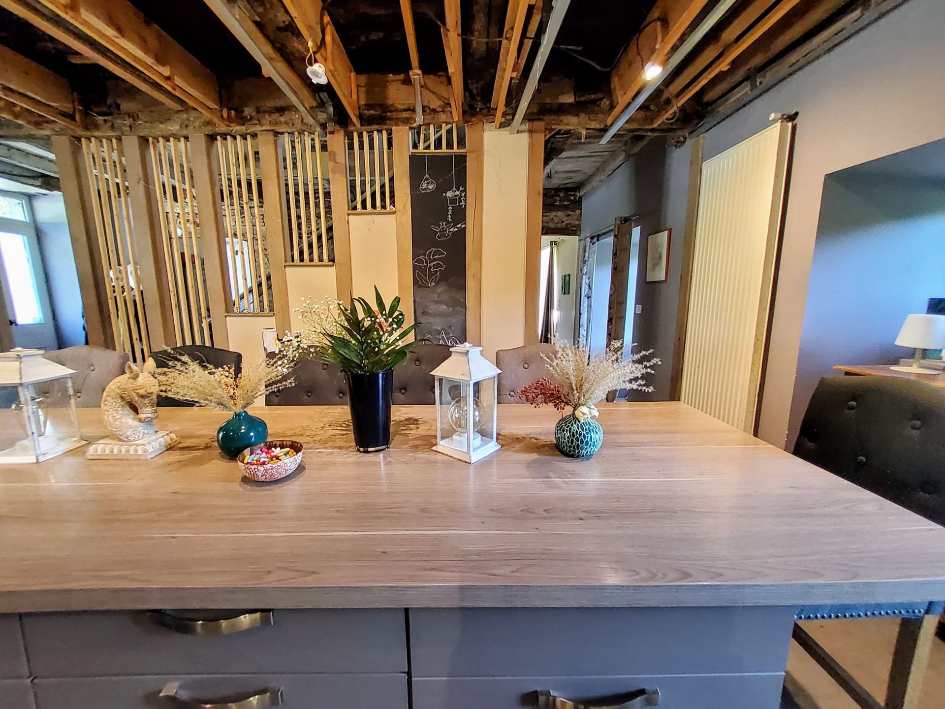 propriété 8 Pièces en vente sur CHALUS (87230)