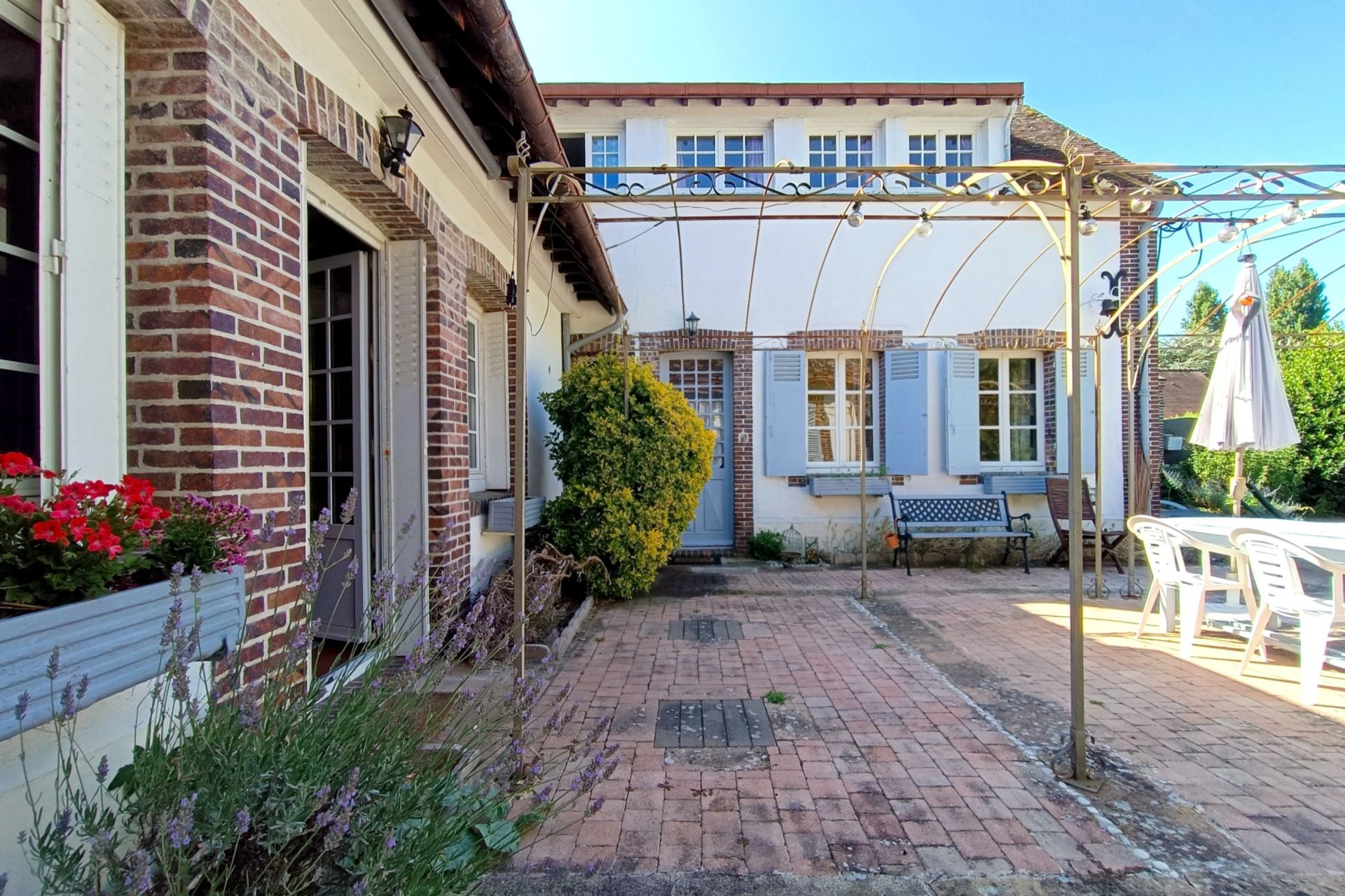 maison 18 Pièces en vente sur CHERISY (28500)