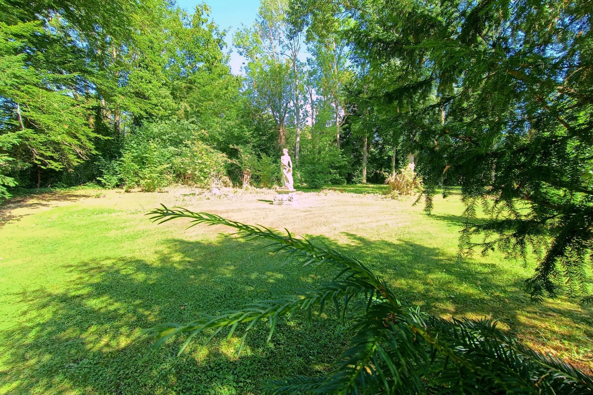 maison 18 Pièces en vente sur CHERISY (28500)